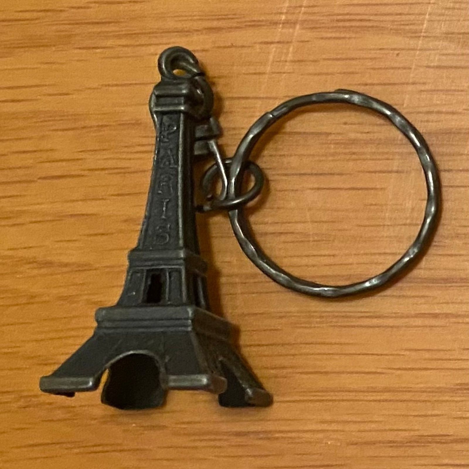 Commune De Paris Bronze Eiffel Tower Vintage Keychain. Made In Paris France Size ONE SIZE - 1 Thumbnail