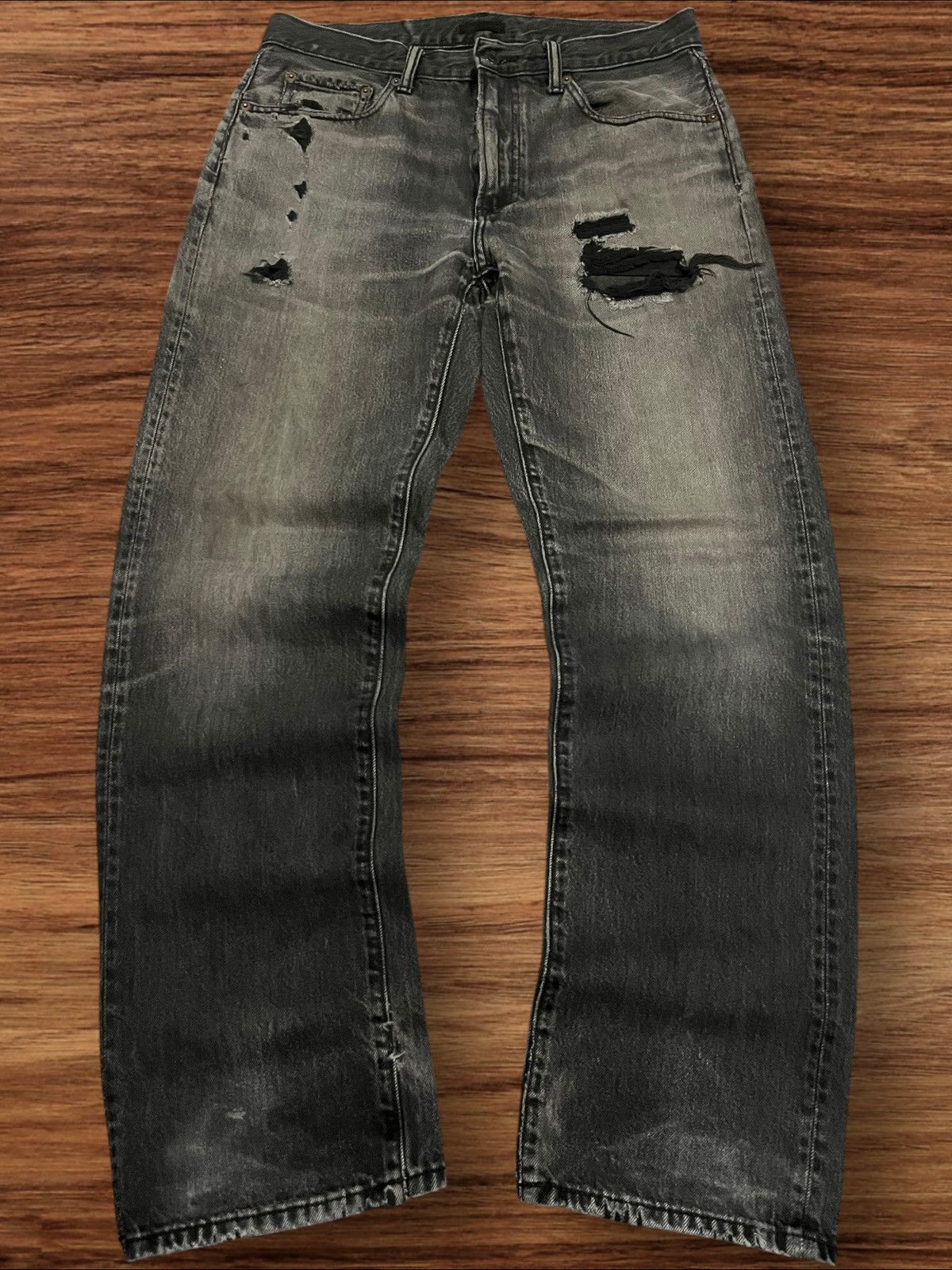 Japanese Brand × Jun Takahashi × Uniqlo Vintage Japanese Brand Uniqlo Distressed Loose Fit Jeans Size US 32 / EU 48 - 1 Thumbnail