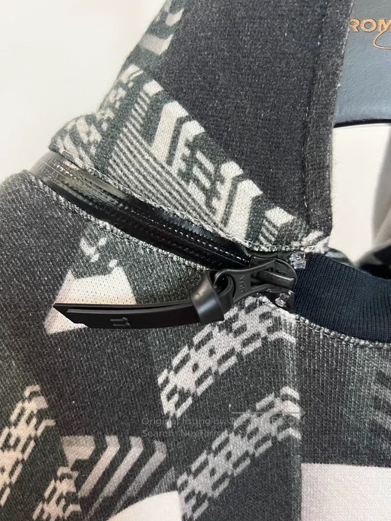 Boris Bidjan Saberi Boris Bidjan Saberi Cotton slogan geometric irregular prin Size US S / EU 44-46 / 1 - 5 Thumbnail