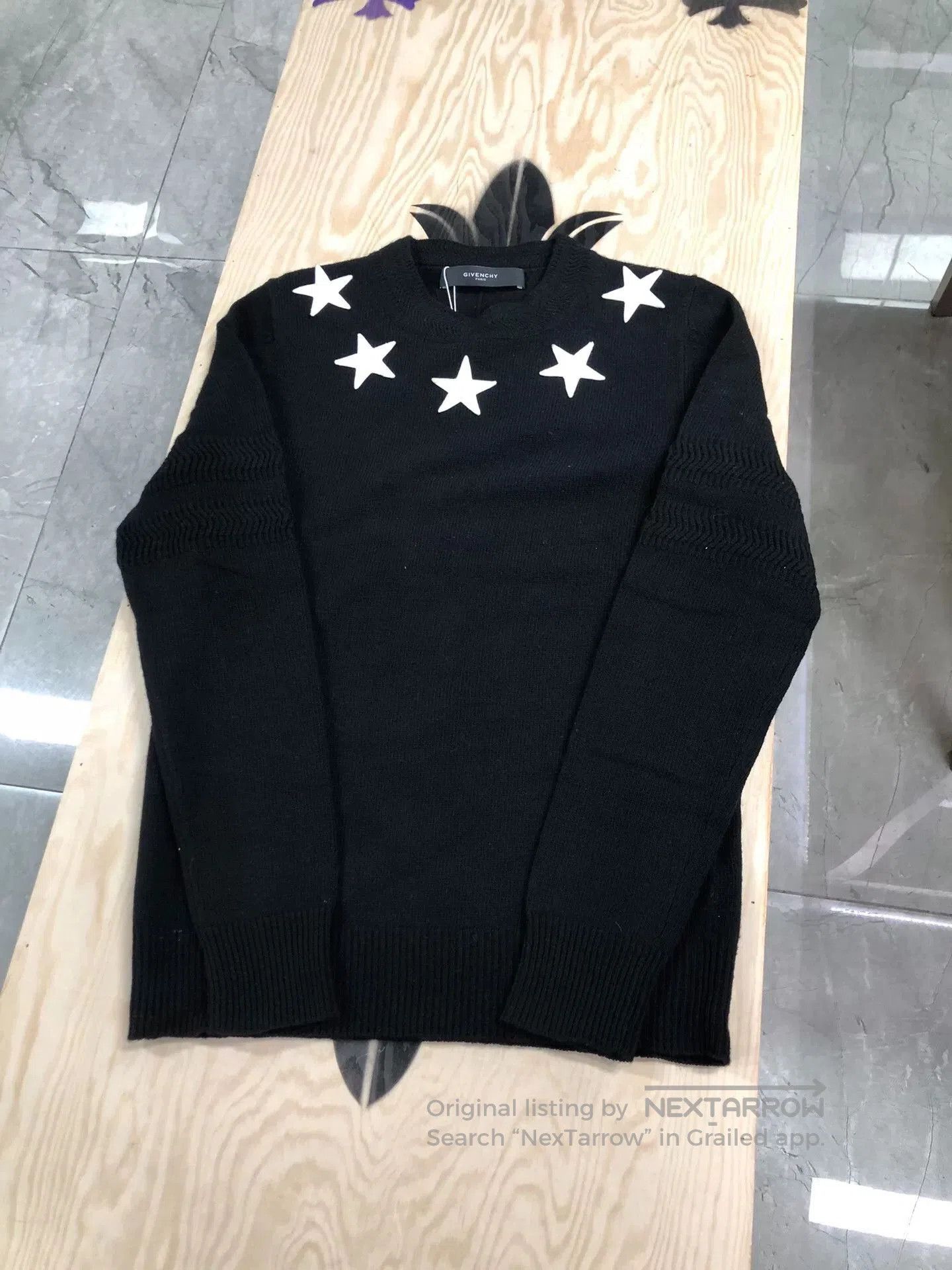 Givenchy givenchy star knit sweater in black. Size XS / US 0-2 / IT 36-38 - 1 Thumbnail