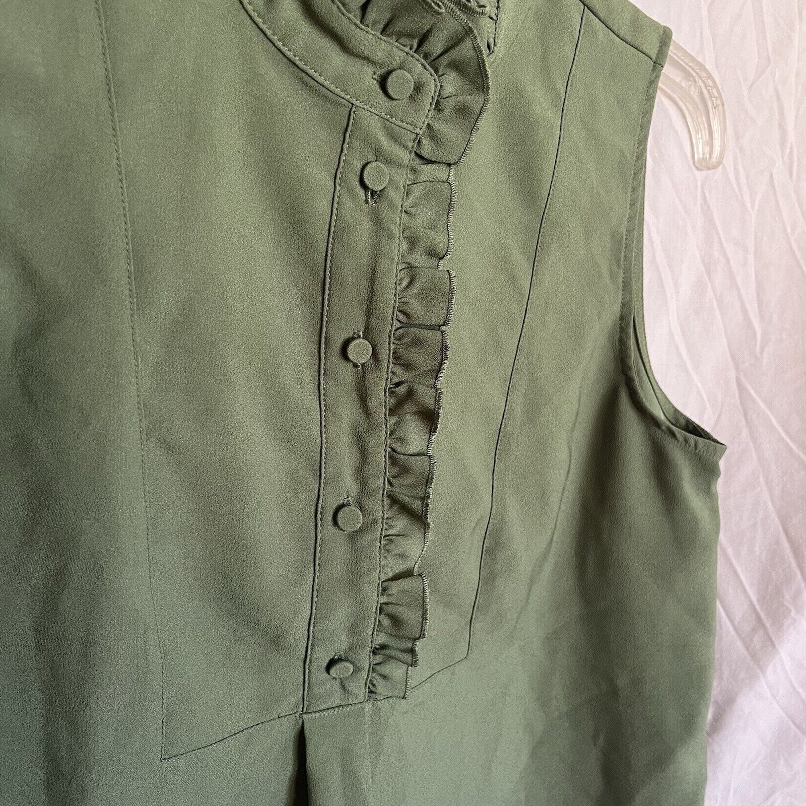 J.Crew 1/2 Button Ruffle-trim Sleeveless Ruffle Collar Blouse Size XS / US 0-2 / IT 36-38 - 3 Thumbnail