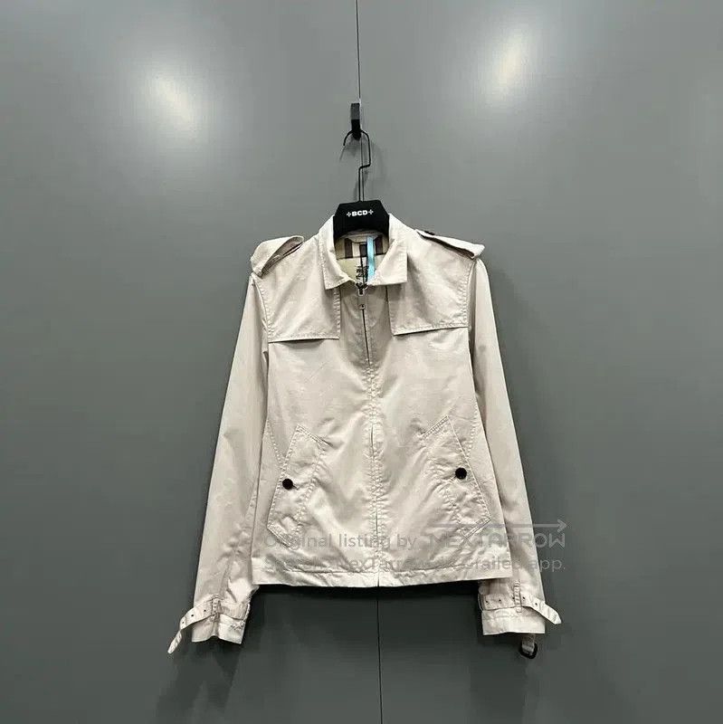 Burberry Burberry Spring Beige Cotton Women's Jacket. Size S / US 4 / IT 40 - 1 Thumbnail