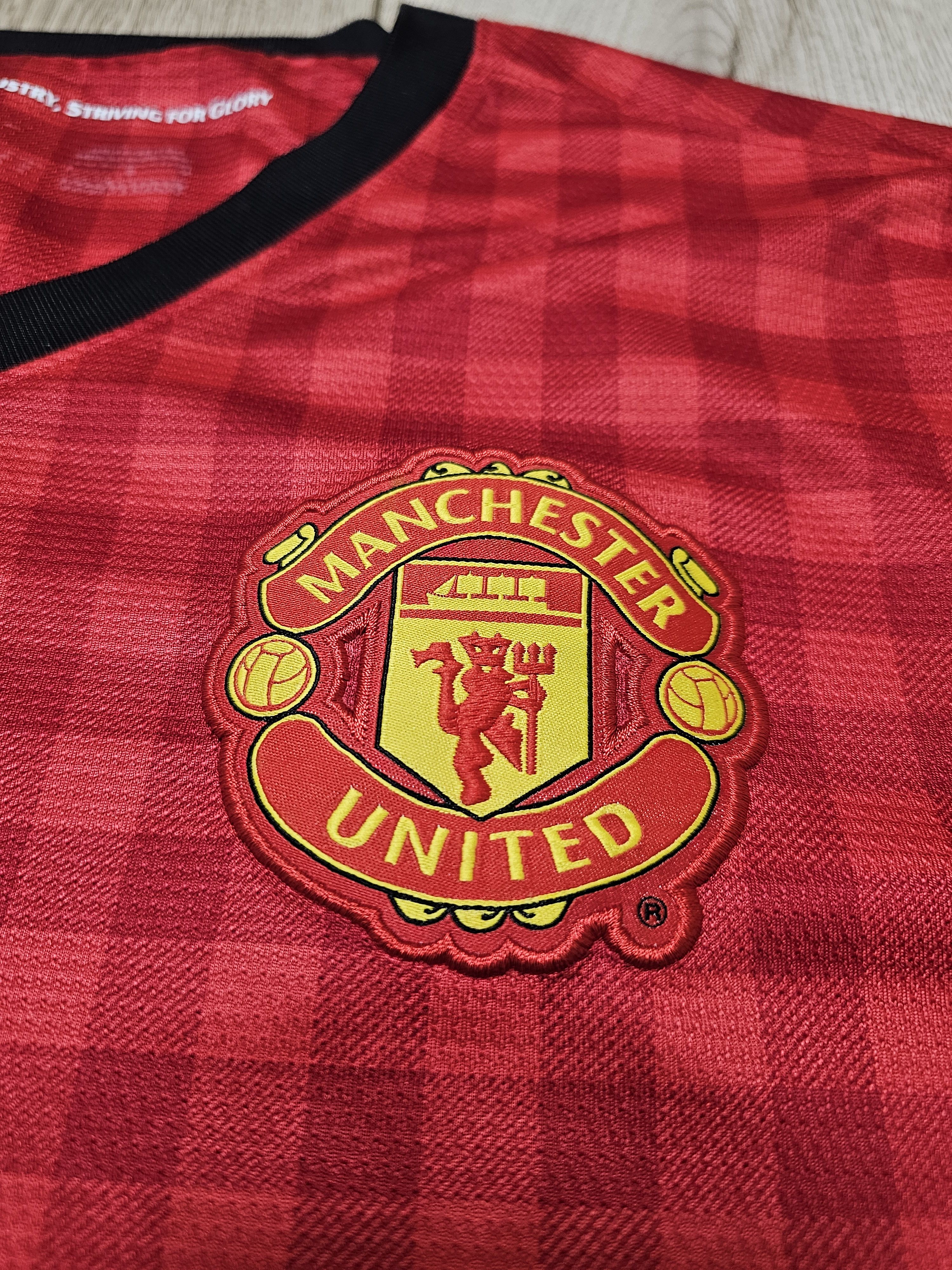 Nike MANCHESTER UNITED 2012 2013 HOME FOOTBALL SOCCER JERSEY Size US L / EU 52-54 / 3 - 4 Thumbnail