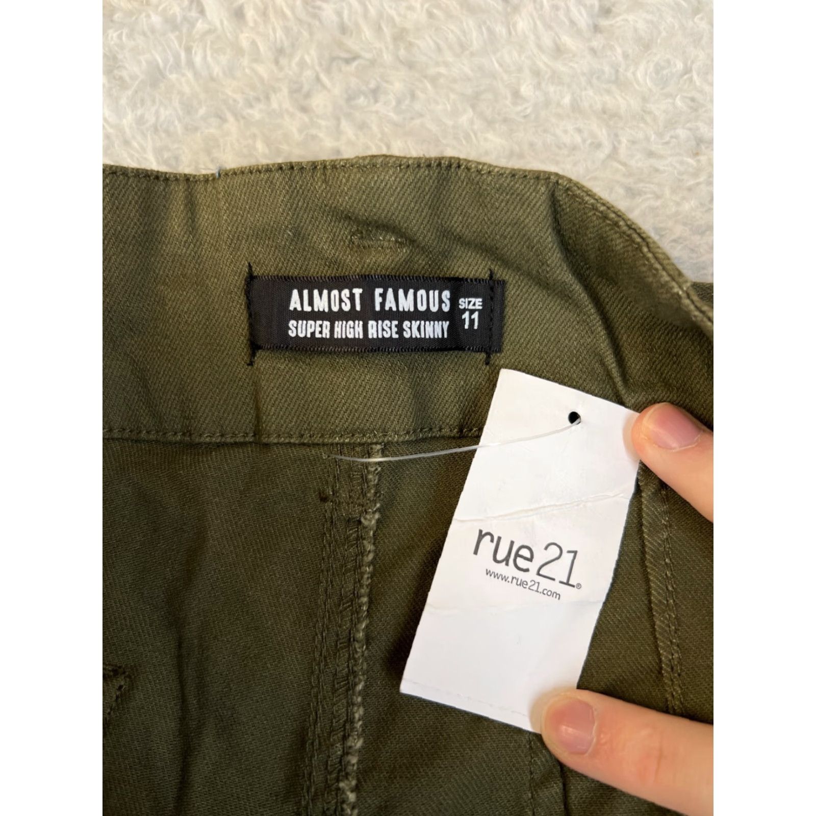 Almost Famous VINTAGE Almost Famous Jeans Womens 11 Green Belted High Rise Skinny Denim 5-Pocket Rise >10.5 in Womens Size 32" / US 10 / IT 46 - 4 Thumbnail