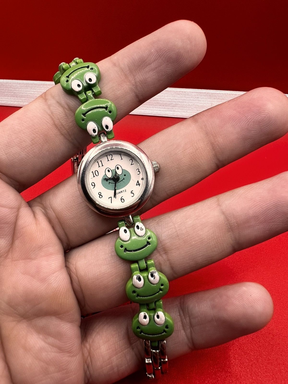 Nice Design Lady Quartz Watch in Green, Women's