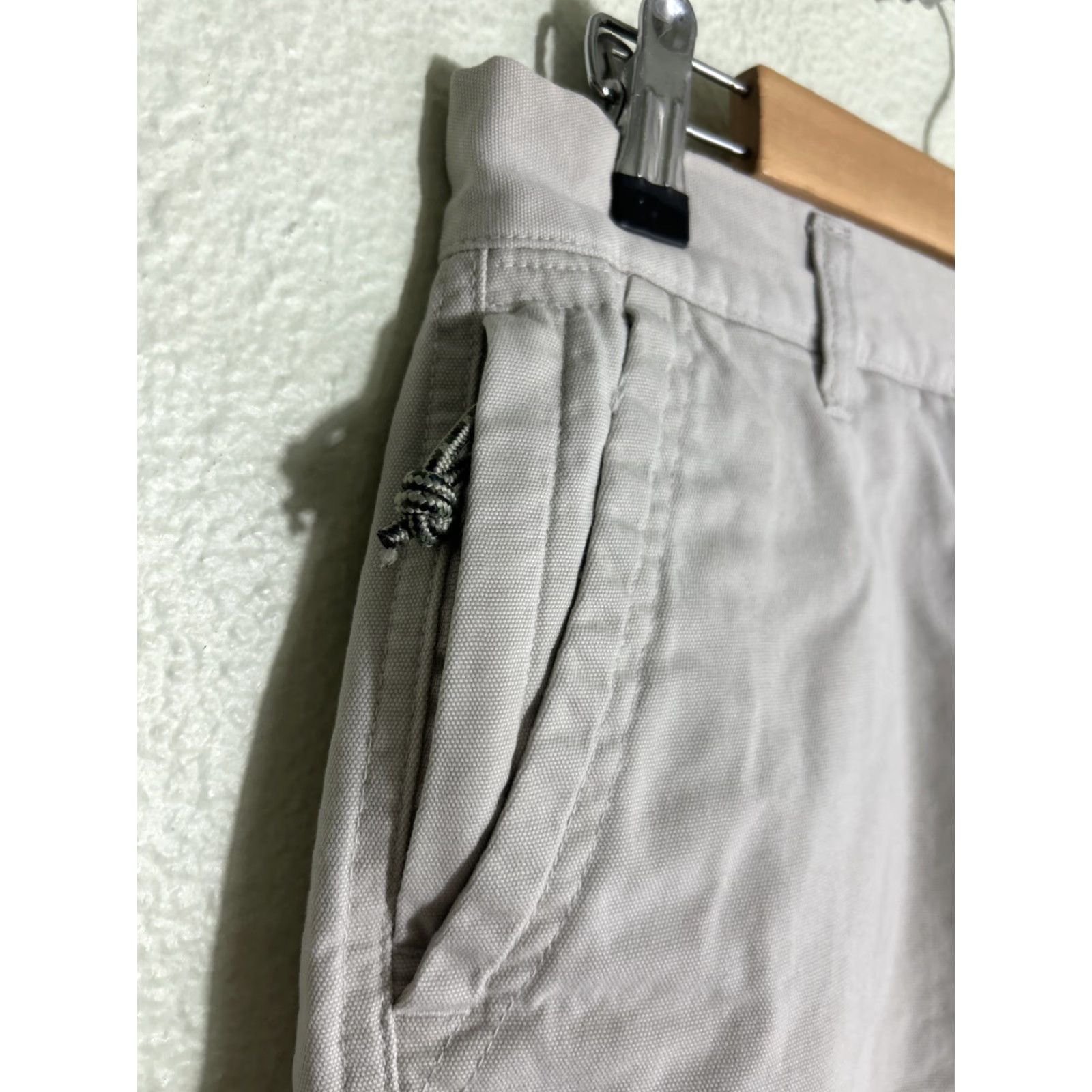 Vintage Columbia ROC Pants AL8179 Womens Size 6 Cargo Straight Leg Stone Cotton Hiking Pockets Belted Cream Modern Outdoor Mens Womens gauge Size 28" / US 6 / IT 42 - 6 Thumbnail
