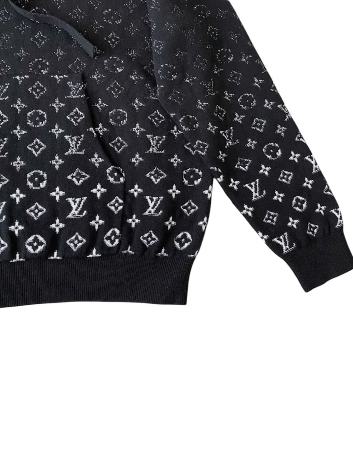 Louis Vuitton Louis Vuitton M Gradient Monogram Hoodie Size US M / EU 48-50 / 2 - 3 Thumbnail