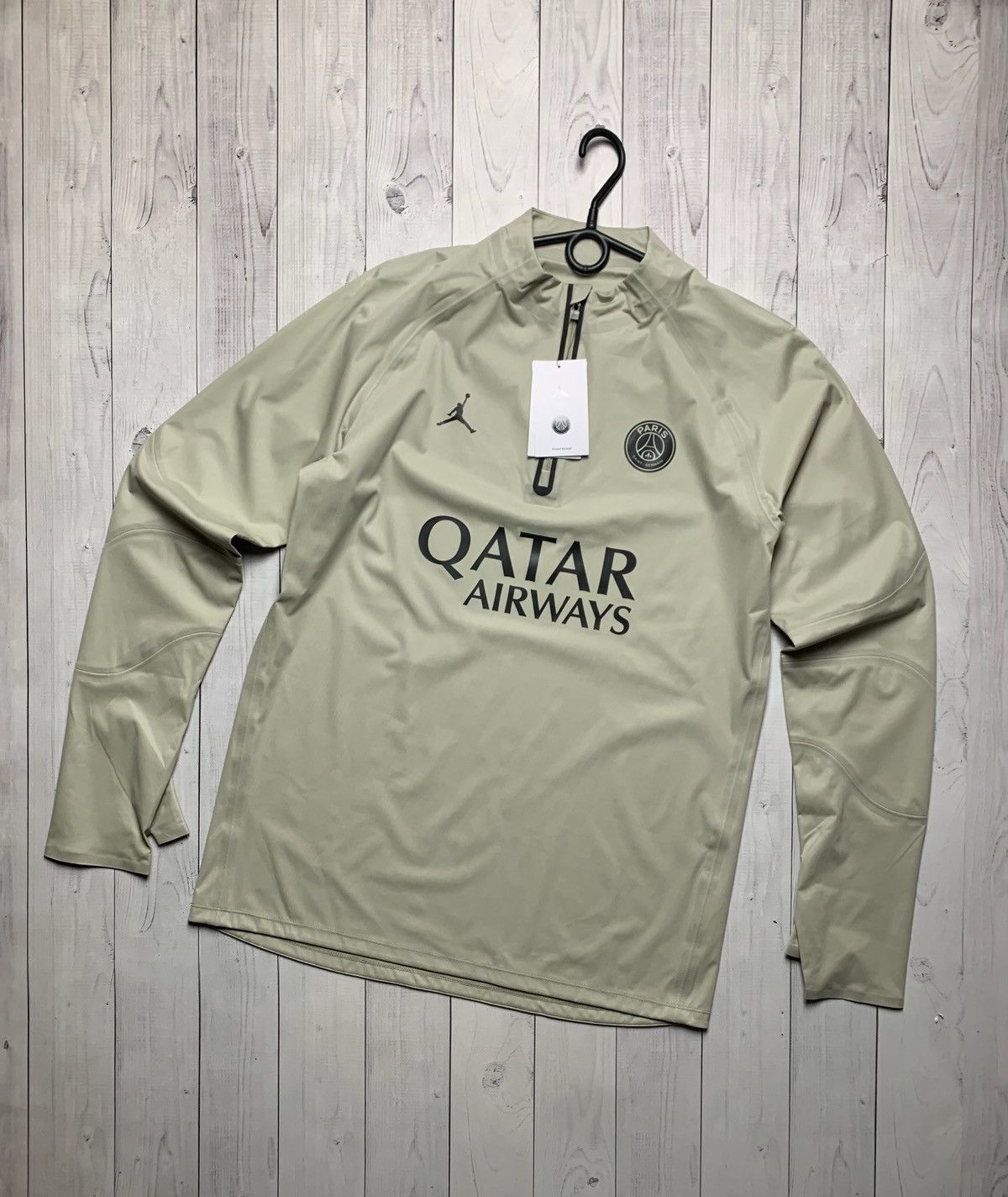 Jordan Brand Jordan x PSG soccer jacket size M beige rare Qatar Size US M / EU 48-50 / 2 - 1 Thumbnail