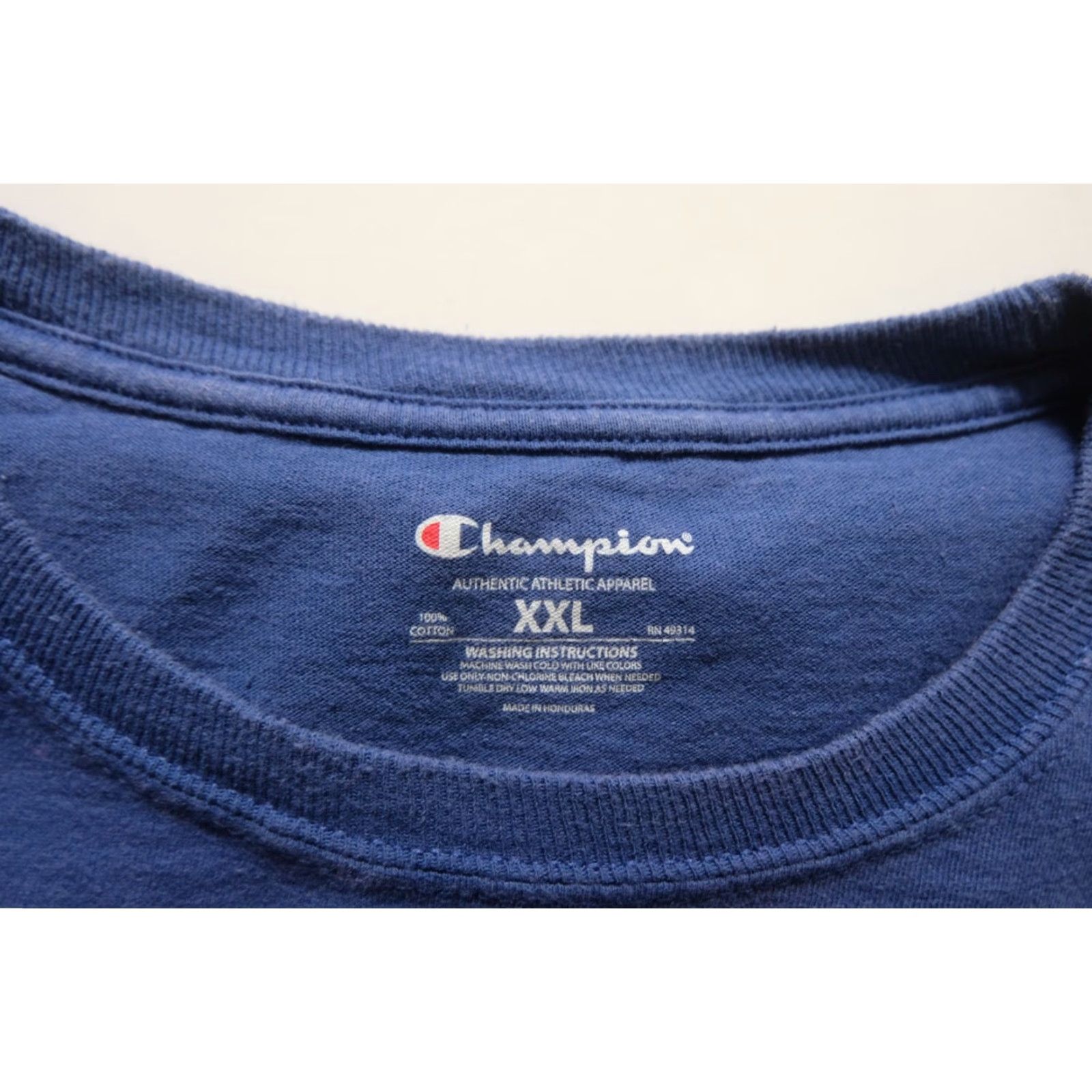 Champion VINTAGE Champion NCAA VTG ALASKA NANOOK SWIMMING BLUE RETRO T SHIRT MEN SZ 2XL 2010-2019 Shirt Men 2XL Blue Retro School Athlet ic Size US XXL / EU 58 / 5 - 6 Thumbnail