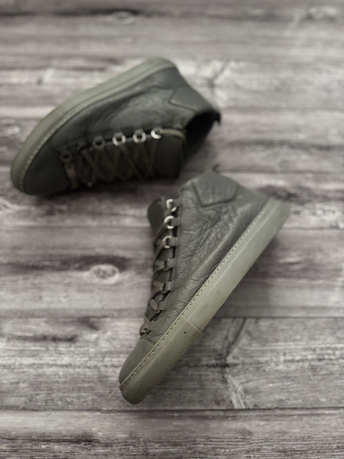Balenciaga Balenciaga Arena High Top Sneakers Khaki Size 42 Size US 9 / EU 42 - 2 Thumbnail
