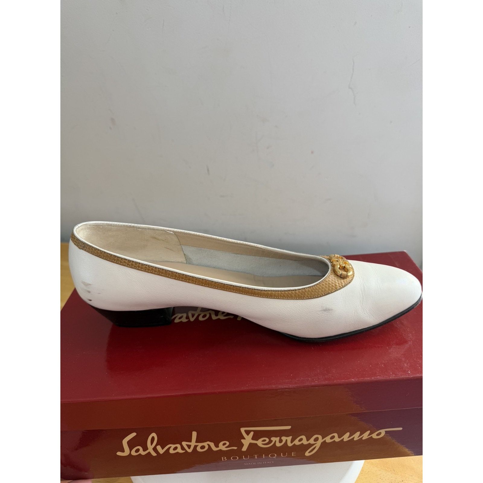Salvatore Ferragamo Womens Vintage Salvatore Ferragamo Acerba White 7.5 AA Size US 7.5 / IT 37.5 - 7 Thumbnail