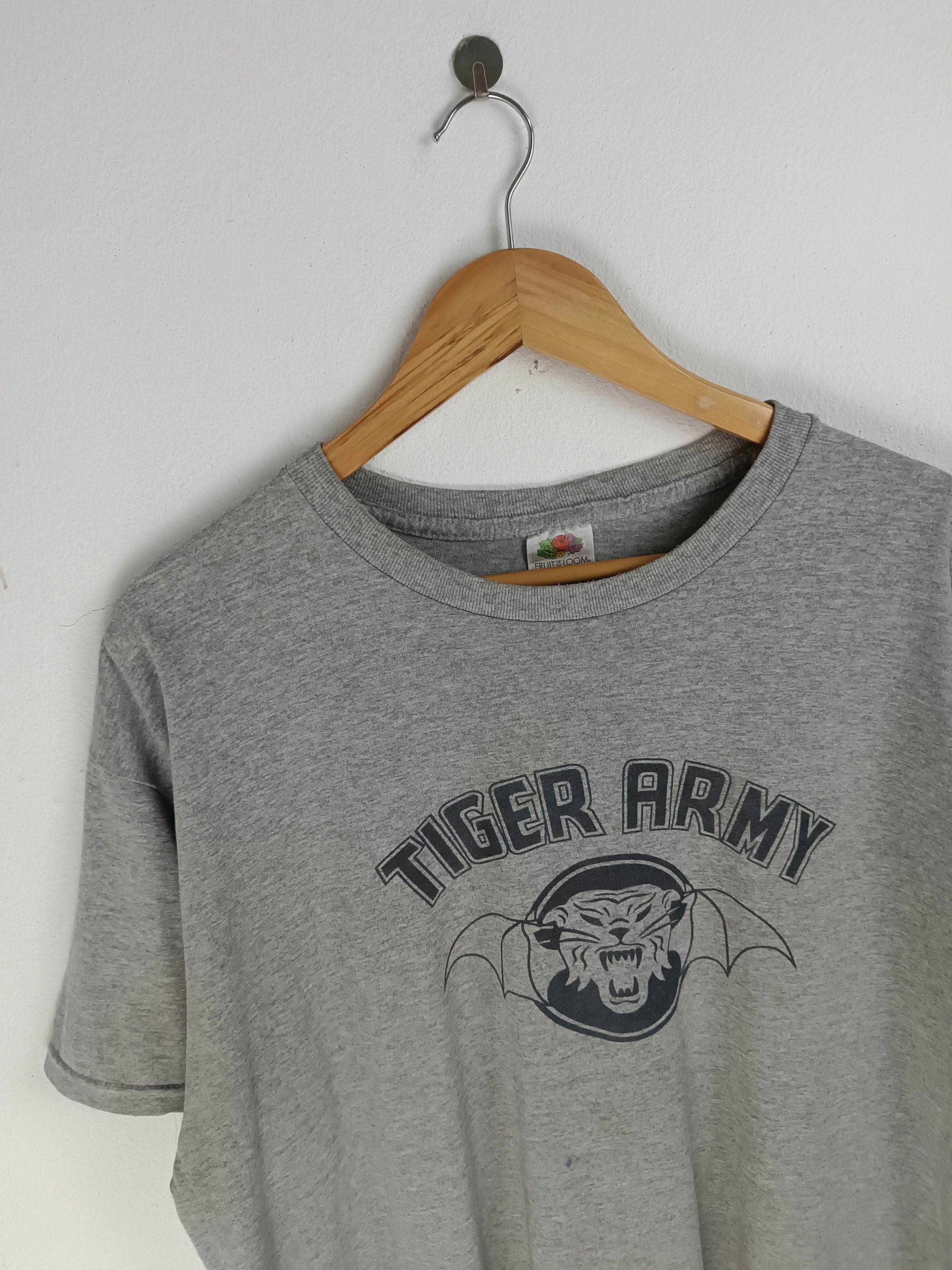 Band Tees VINTAGE 2000s TIGER ARMY AMERICAN PSYCHOBILLY PUNK TEE Size US XL / EU 56 / 4 - 5 Thumbnail