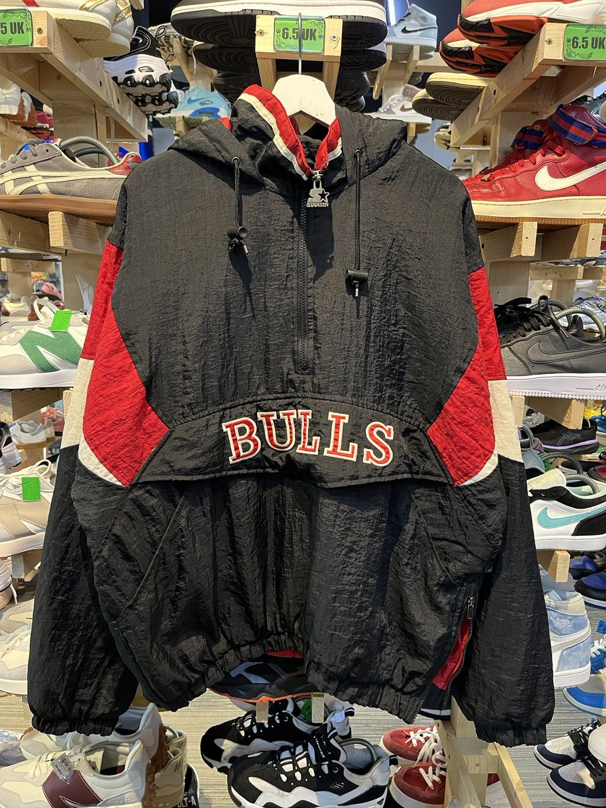Starter × Vintage Starter Jacke Chicago Bulls Size L NBA Vintage Bulls Jacket Size US L / EU 52-54 / 3 - 11 Thumbnail