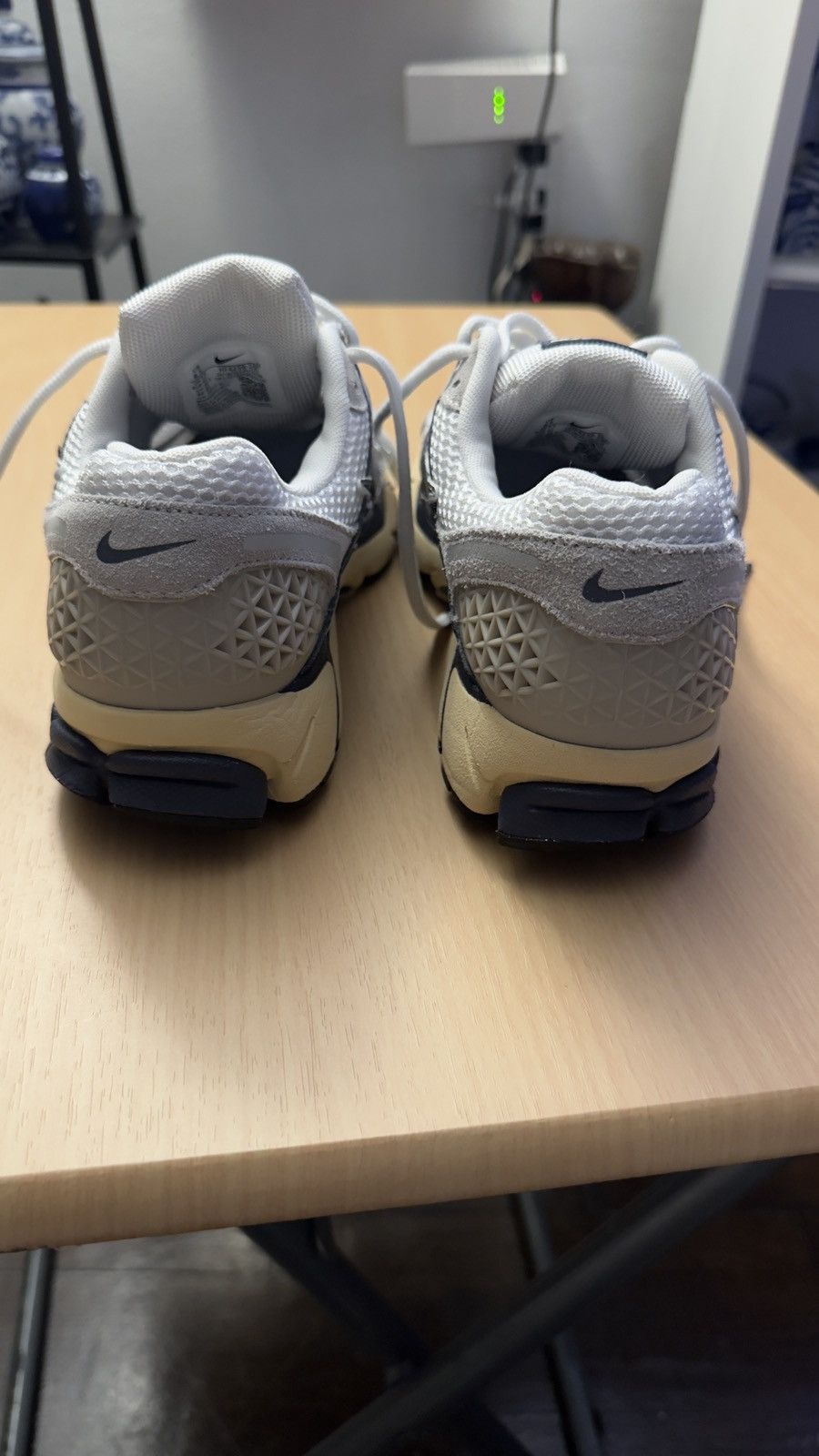 Nike Nike Zoom Vomero 5 Size US 8.5 / EU 41-42 - 4 Thumbnail