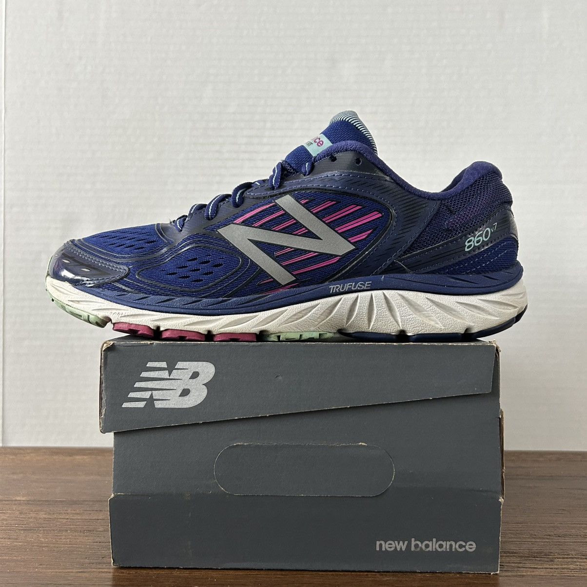 New Balance New Balance 860 Running Shoes Blue/Purple Women 10.5 Size US 10.5 / IT 40.5 - 2 Thumbnail