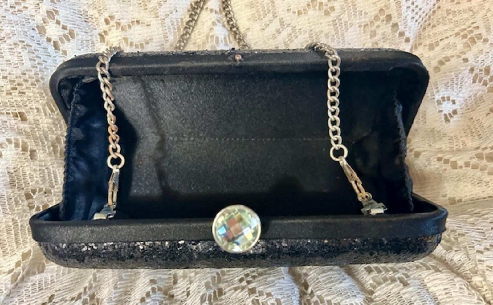 The Unbranded Brand Vtg Black Glitter Evening Clutch Silver Chain Gemstone Clasp Size ONE SIZE - 1 Thumbnail