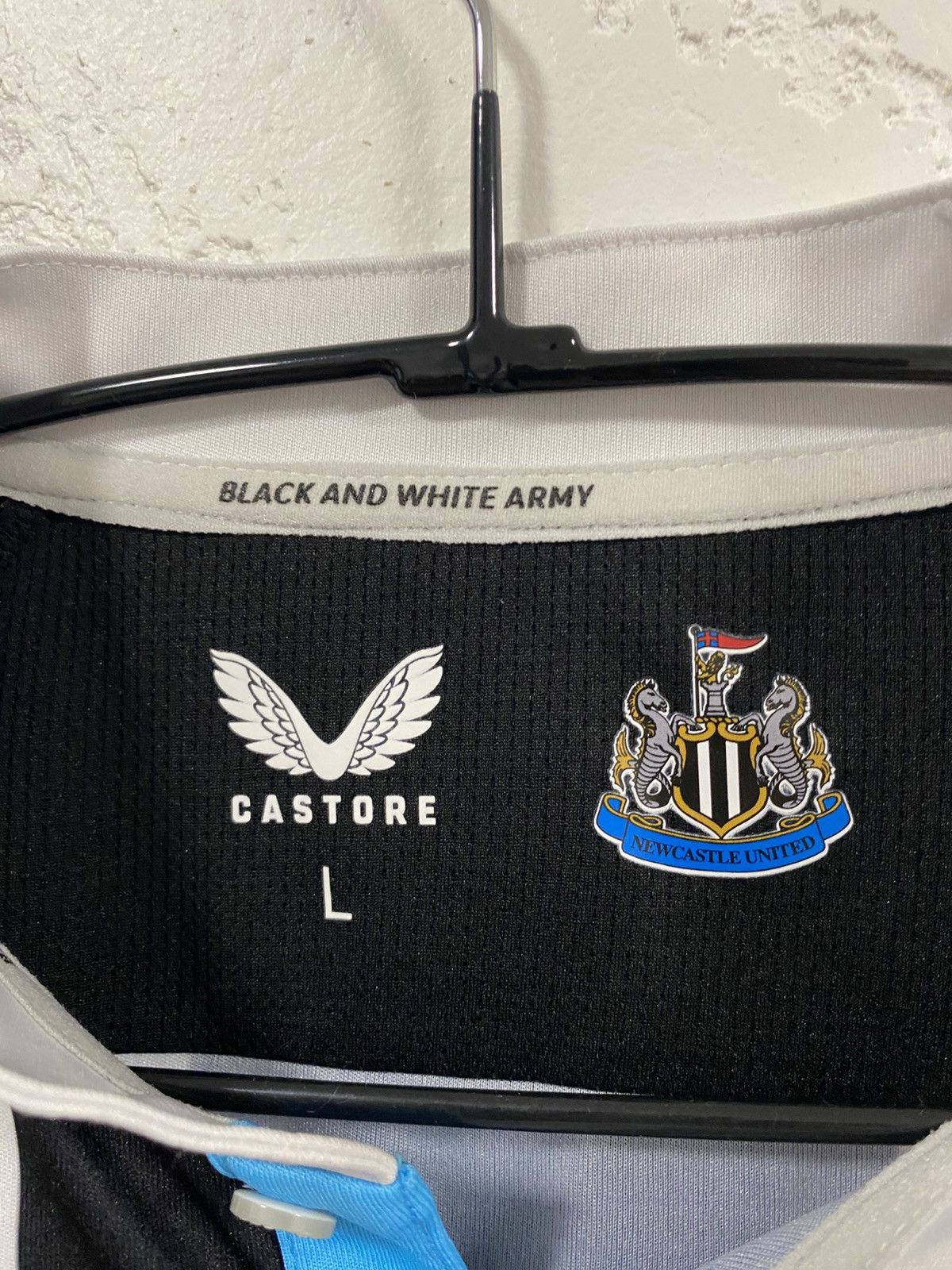 Castore Castore Newcastle United 2021-2022 Home Soccer Jersey Sz: L Size US L / EU 52-54 / 3 - 3 Thumbnail