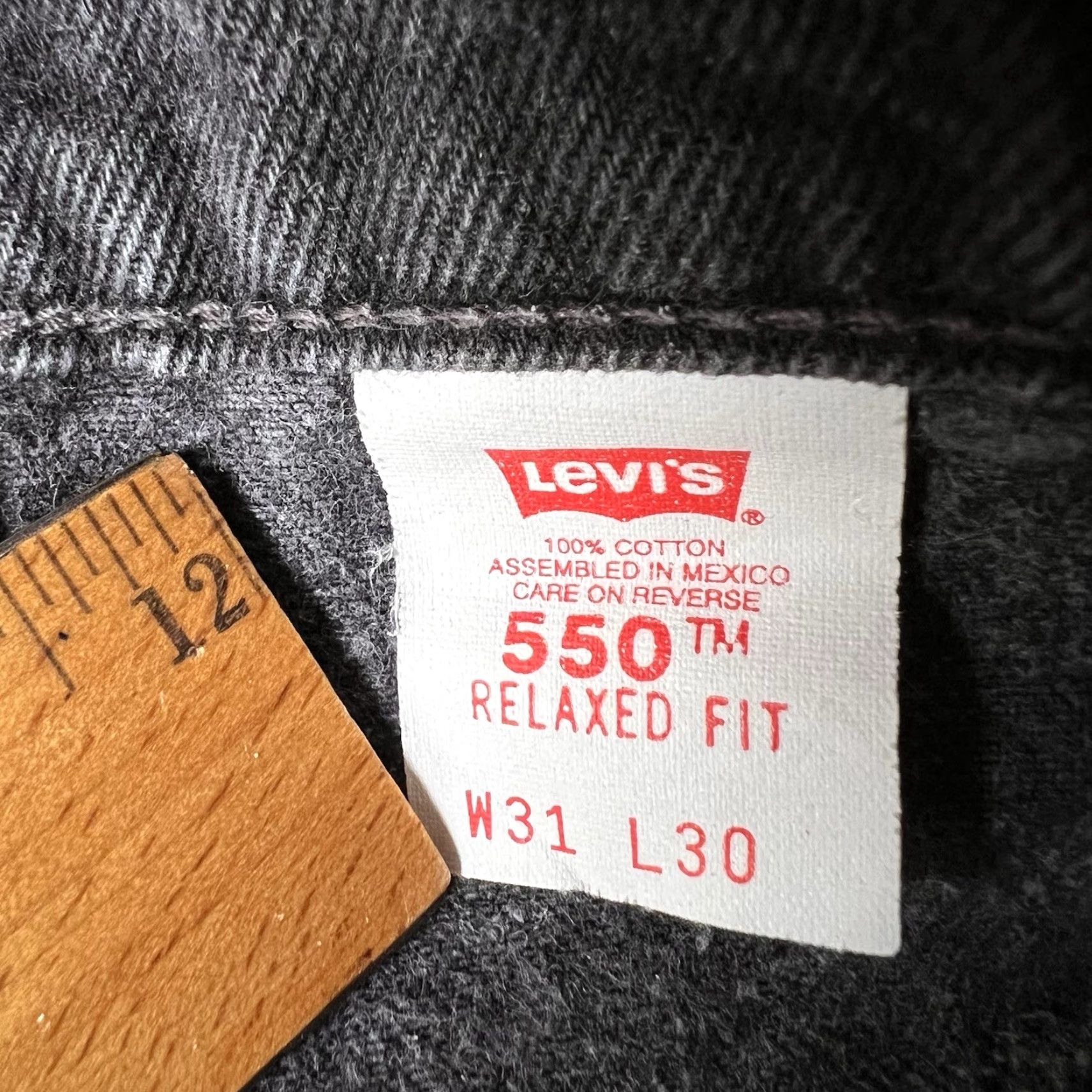 Levi's VTG Levi's 550 Jeans Mens 31x31.5 Black Straight Relaxed Denim 90s USA 5-Pocket Jeans (Charcoal Wash) Levi's 500 Series Mens Reg Size US 31 - 3 Thumbnail