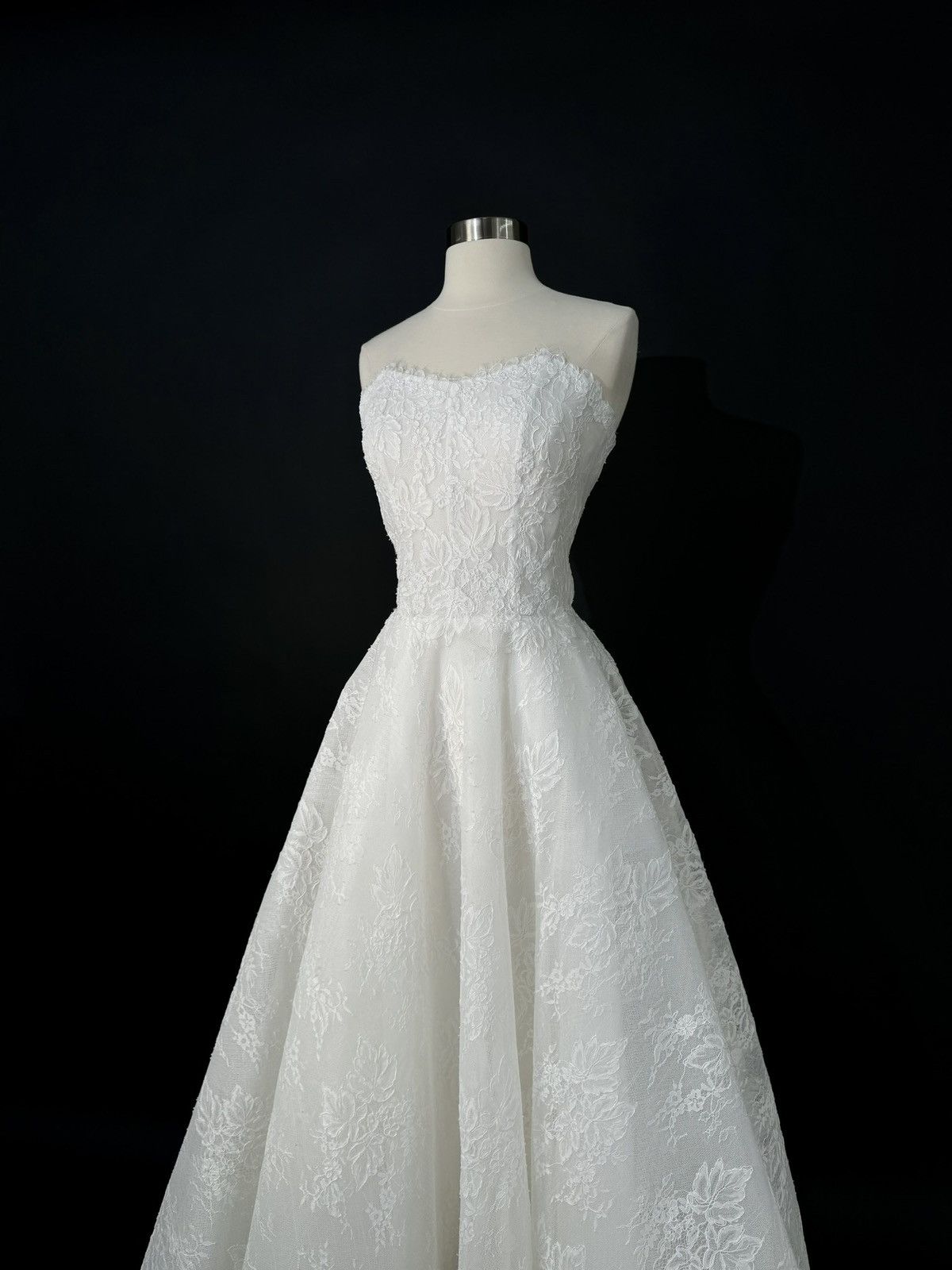Other Preloved US 2 Anna Augusta Corded Chantilly lace Bridal Gown Size XS / US 0-2 / IT 36-38 - 2 Thumbnail
