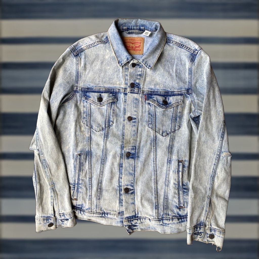 Levi's VINTAGE Levi's Trucker Denim Jacket Men Medium Blue 90s Y2K Distressed Lightweight All Seasons Size US M / EU 48-50 / 2 - 1 Thumbnail