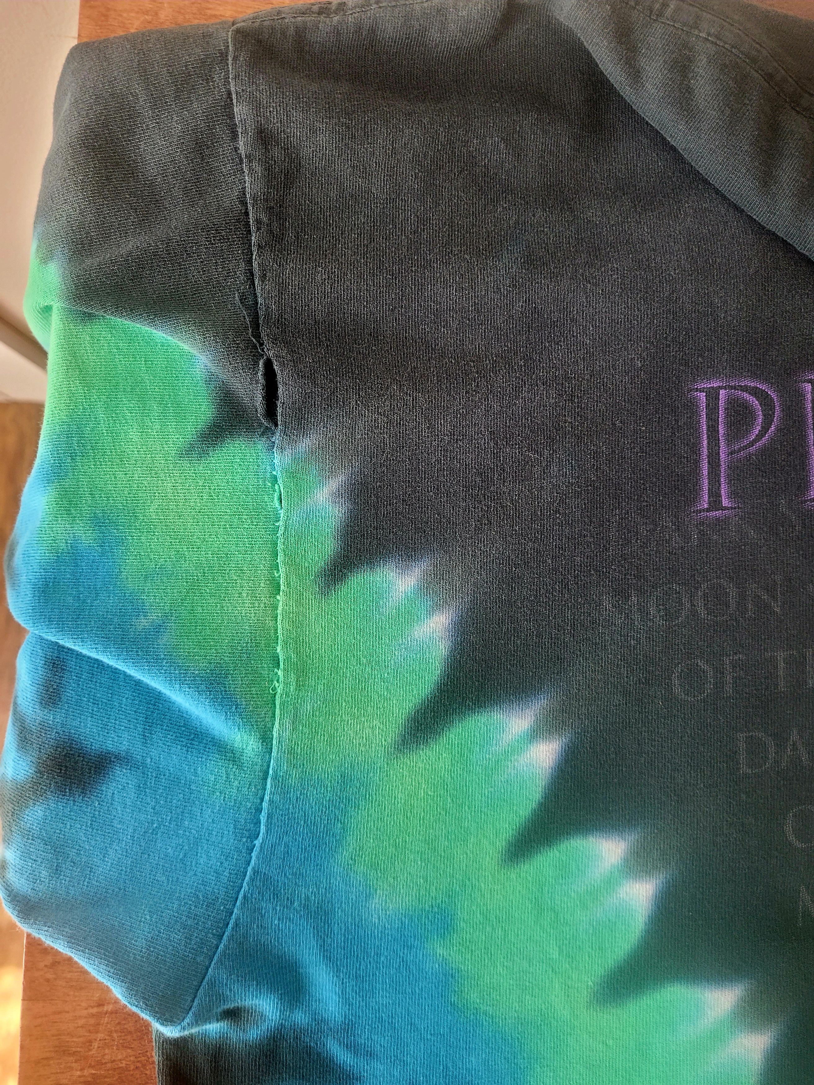Other Vintage 2004 Pink Floyd DSOTM Tee Size US XL / EU 56 / 4 - 4 Thumbnail