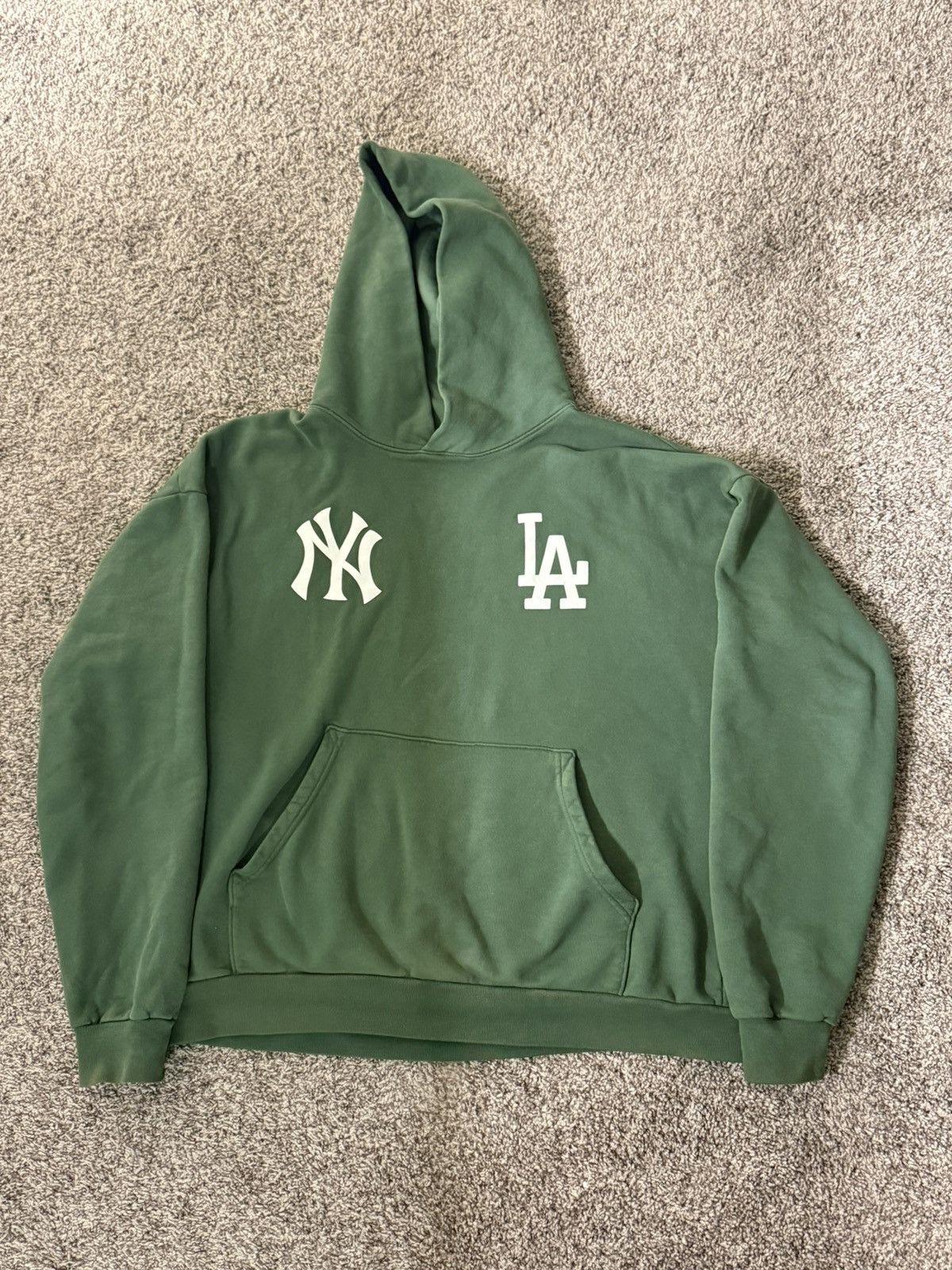 Holiday Brand Green Holiday Brand LA NY Dodgers Yankees Hoodie Size US XXL / EU 58 / 5 - 1 Thumbnail