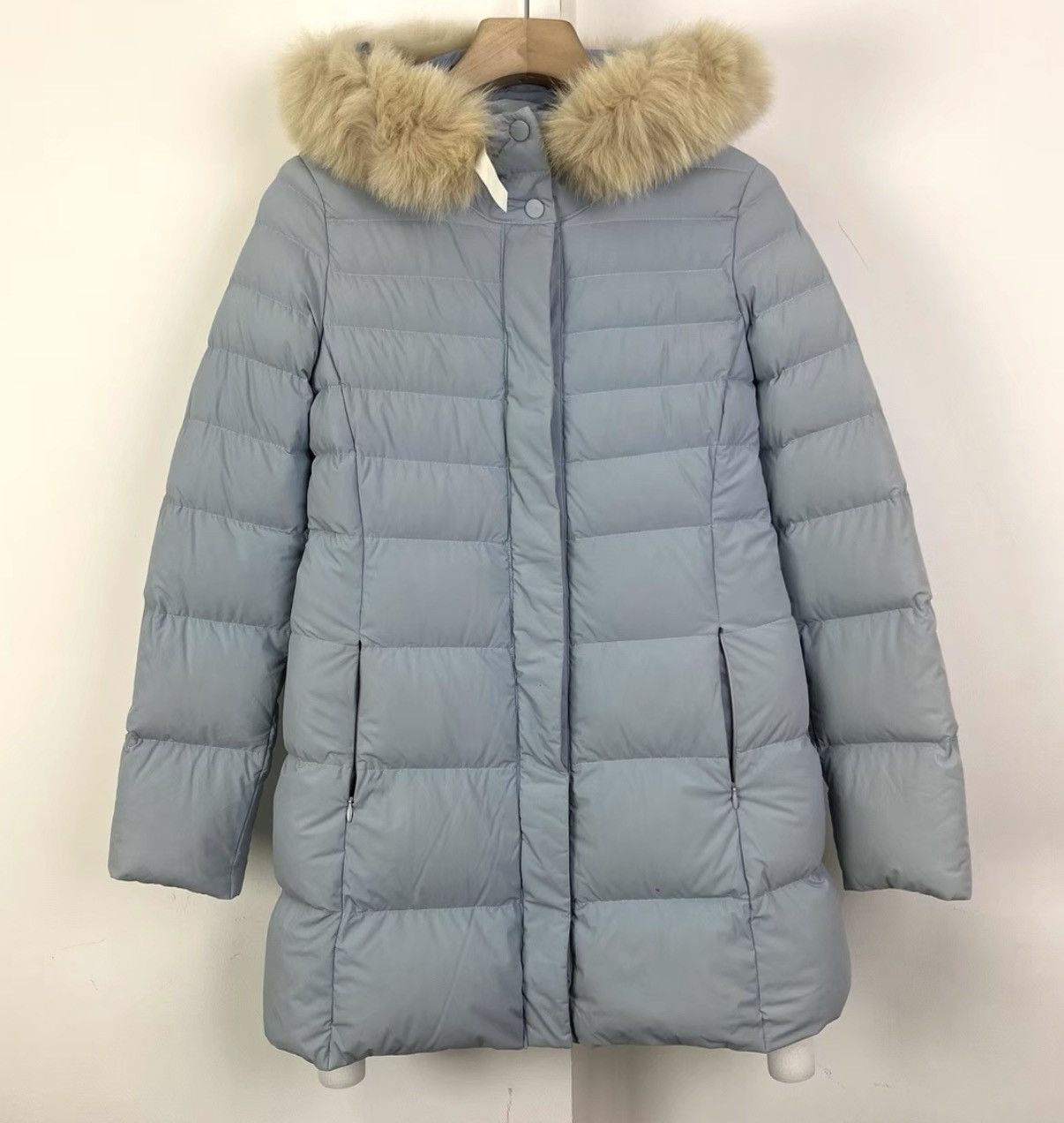 Max Mara Max Mara / Light Blue Down Jacket with Fur Collar K12 Size XXS / US 00 / IT 34 - 1 Thumbnail