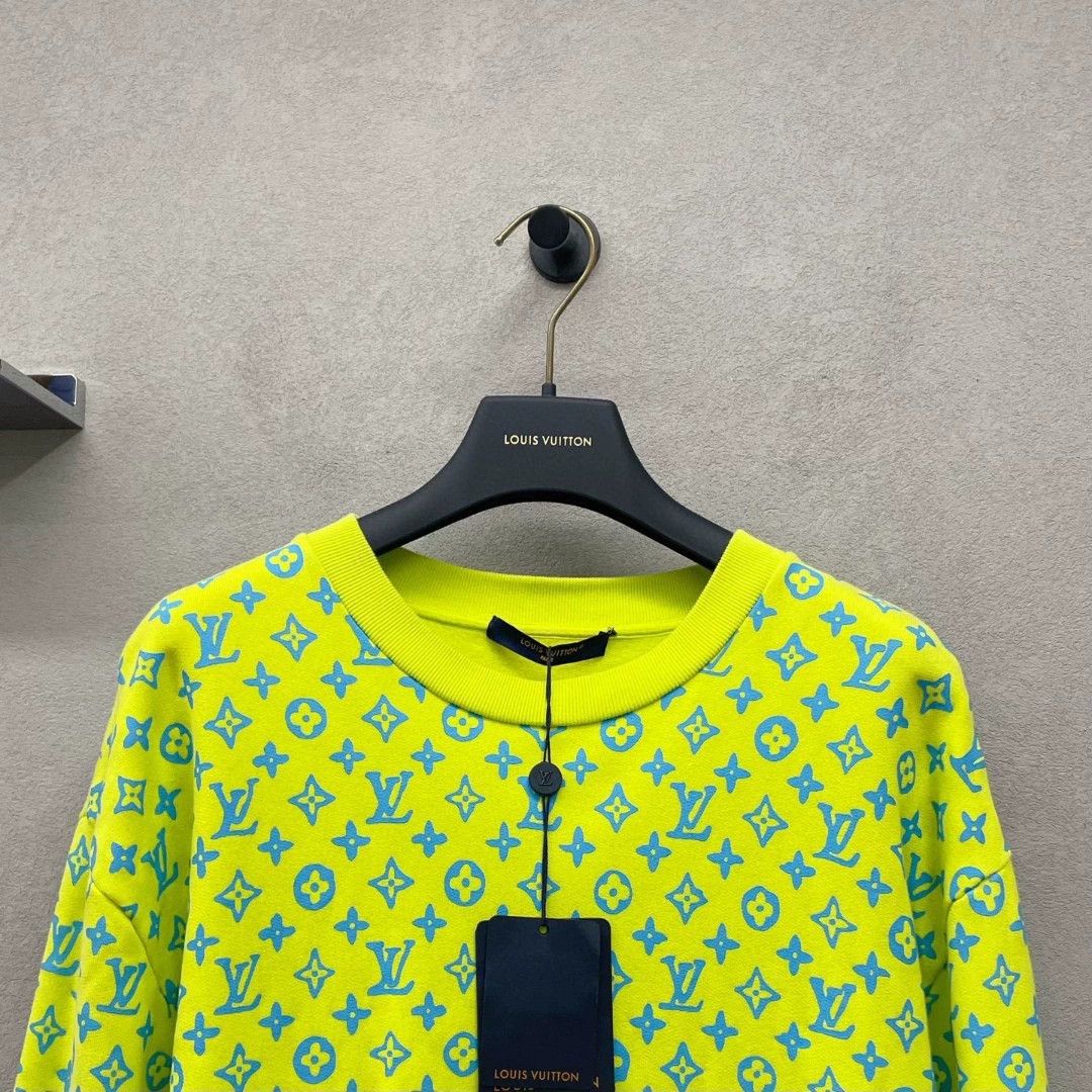 Louis Vuitton lv fluorescent logo sweatshirt in size large Size US L / EU 52-54 / 3 - 4 Thumbnail