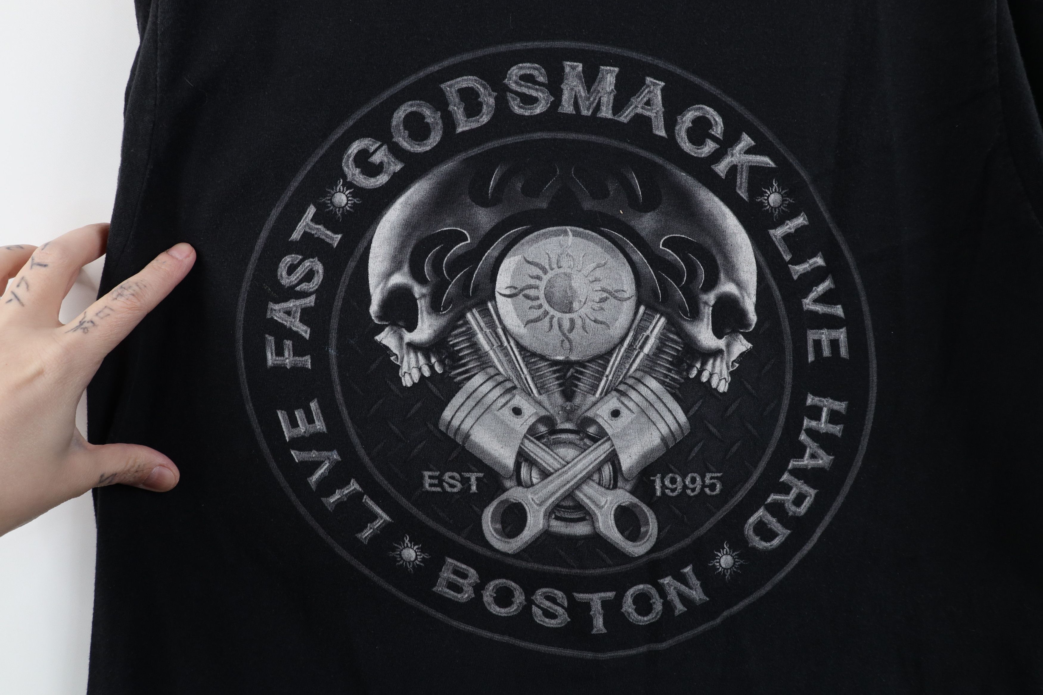 Vintage Y2K Skull Motorcycle Tribal 2018 Tour Godsmack Band T-Shirt Size US M / EU 48-50 / 2 - 4 Thumbnail