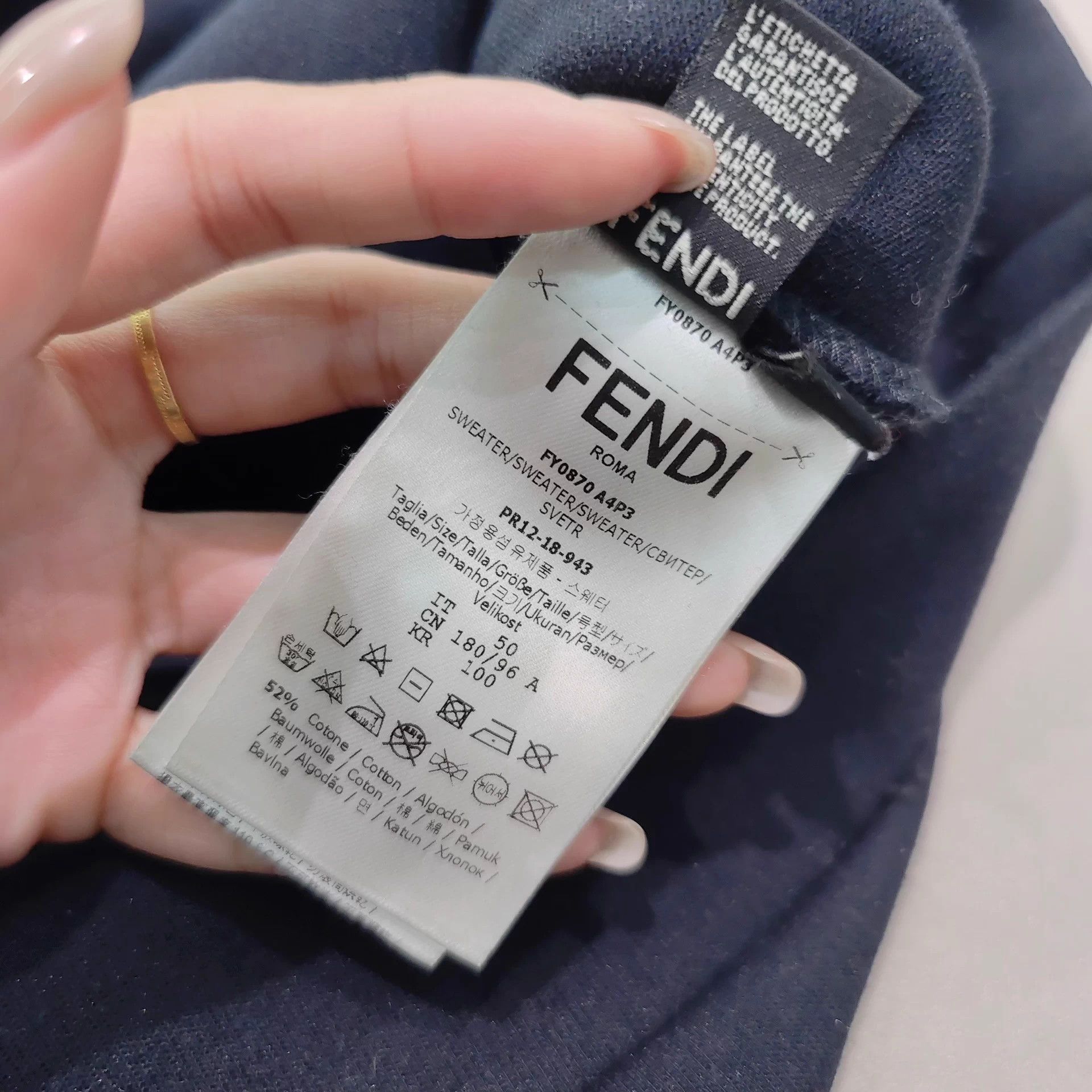 Fendi Fendi like new black sweatshirt authentic Size US M / EU 48-50 / 2 - 5 Thumbnail