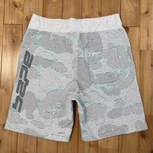 Bape 💫Glow in the dark💫 BAPE Text code camo sweat shorts ★size L Size US 34 / EU 50 - 4 Thumbnail
