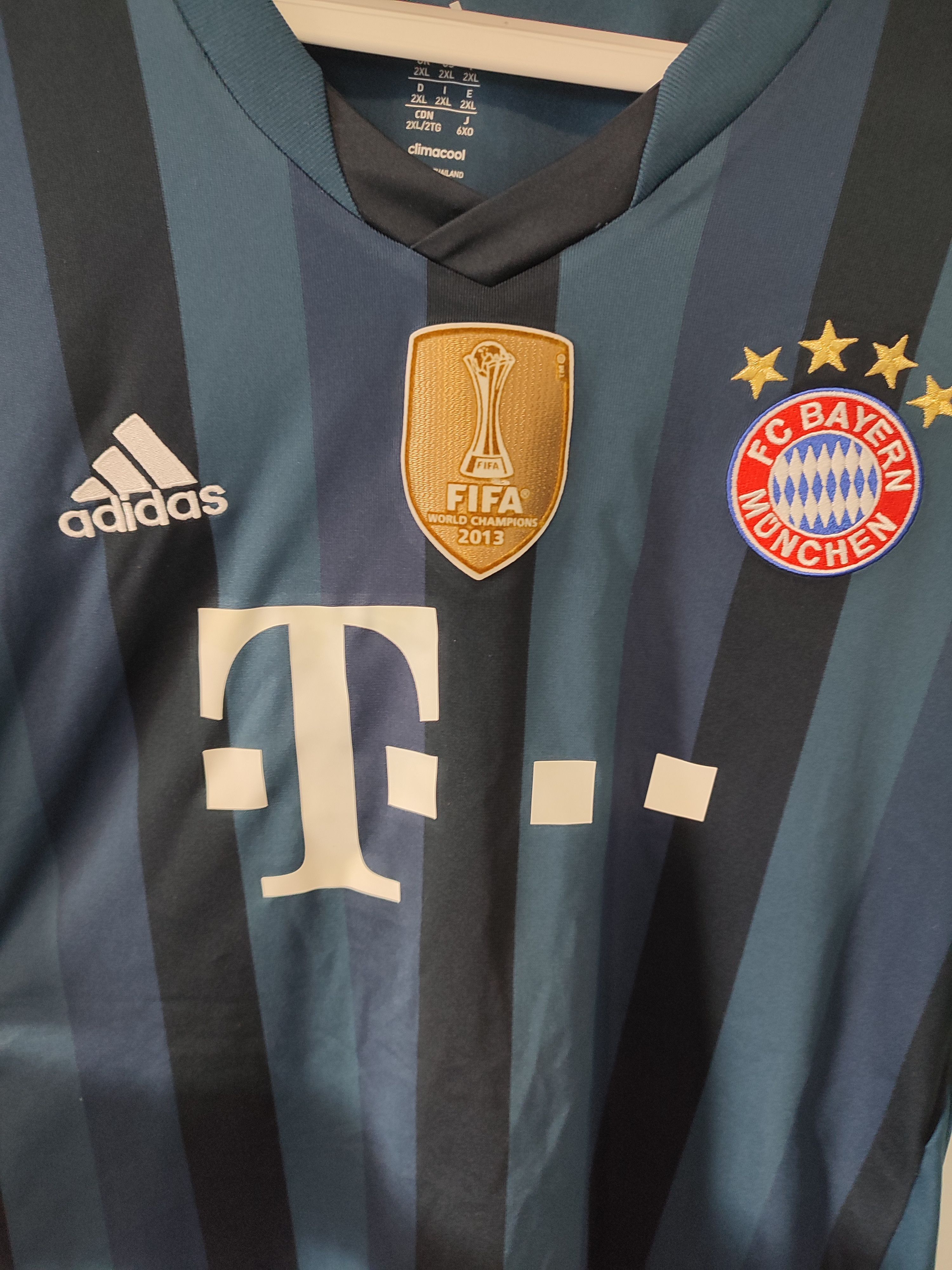 Adidas BAYERN MUNICH 2013-14 Third FOOTBALL Kit SHIRT Size US XXL / EU 58 / 5 - 8 Thumbnail