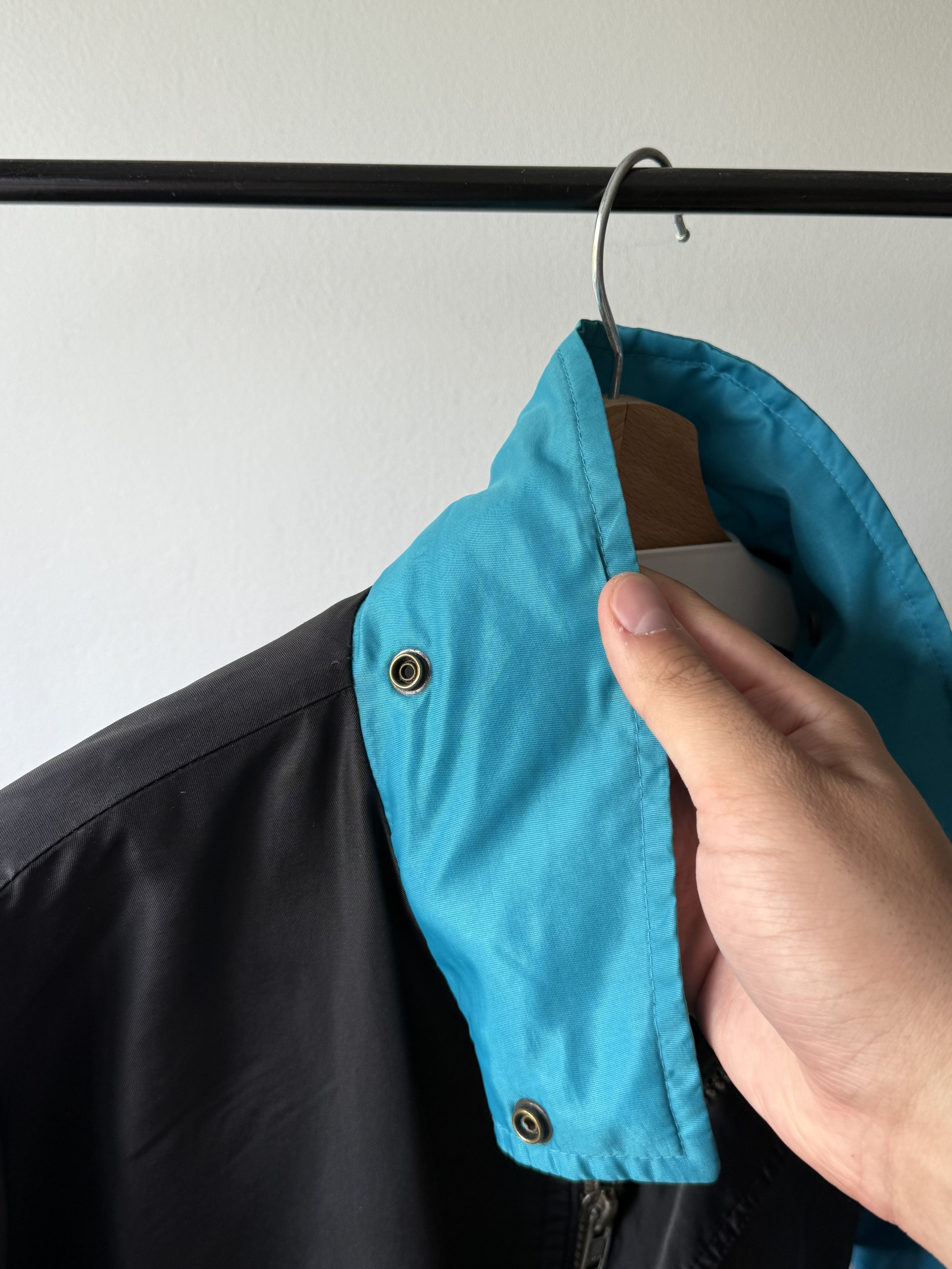 NBA × Nutmeg × Vintage Vintage Nutmeg Apparel Charlotte Hornets NBA Two Tone Jacket Size US M / EU 48-50 / 2 - 10 Thumbnail