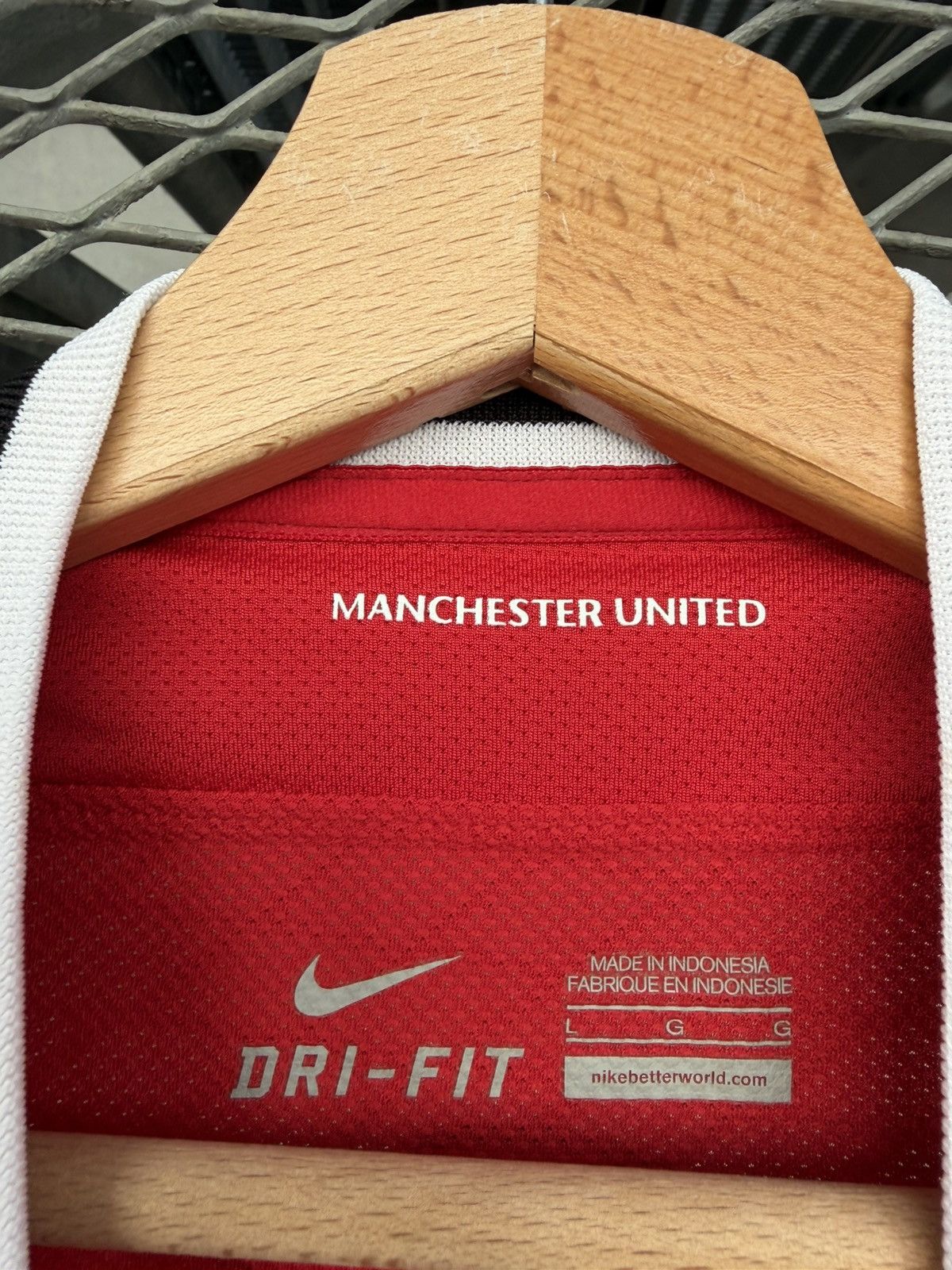Nike Nike Manchester United 2011 Giggs 11 Soccer Jersey Size US L / EU 52-54 / 3 - 4 Thumbnail