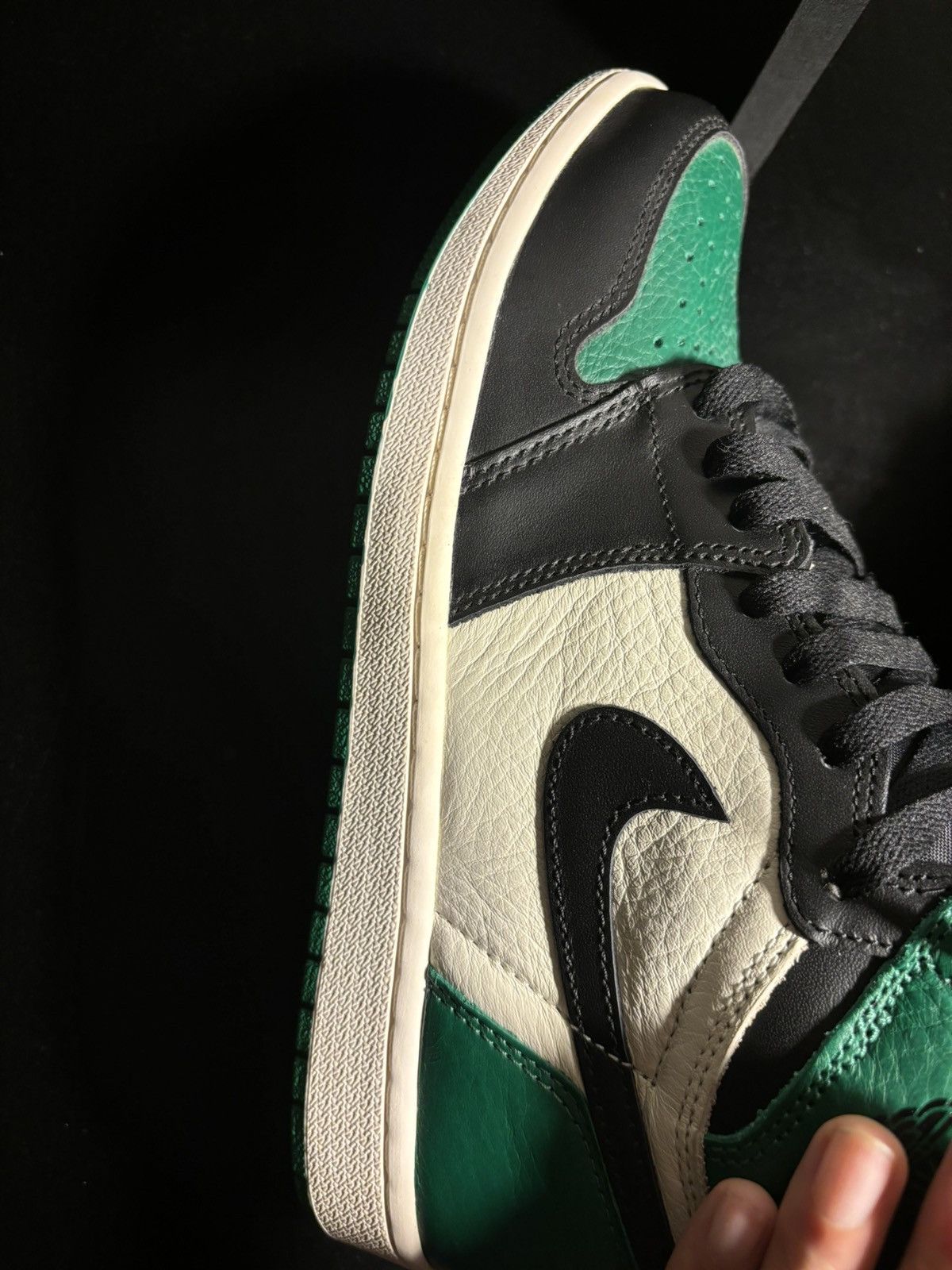 Jordan Brand Air Jordan 1 Retro High OG Pine Green ‘18 (1.0) Size US 9 / EU 42 - 16 Thumbnail