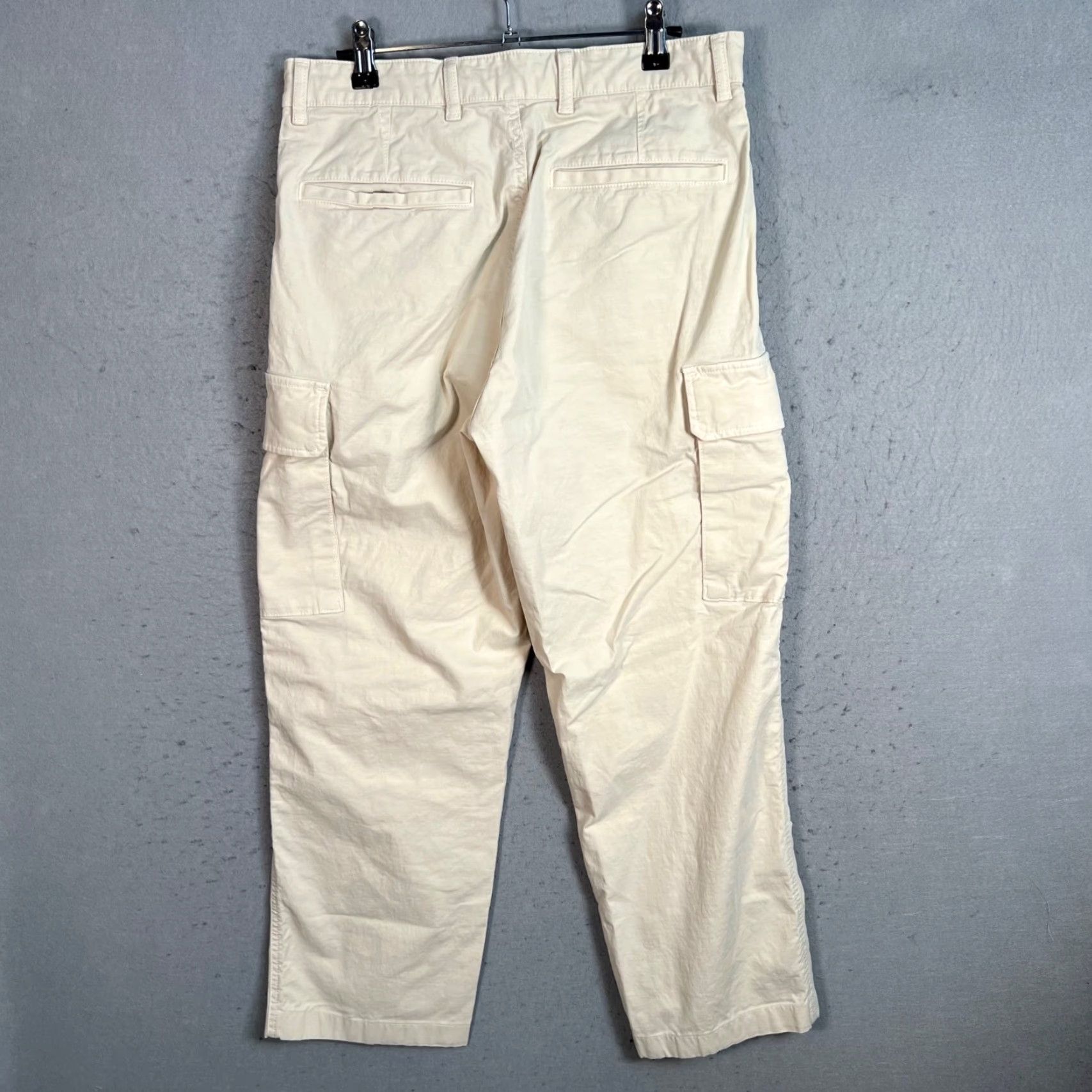 Uniqlo VINTAGE Uniqlo Mens Size Small 27-30 Hemmed Beige Cargo Straight Leg Pants Size US 29 - 2 Thumbnail