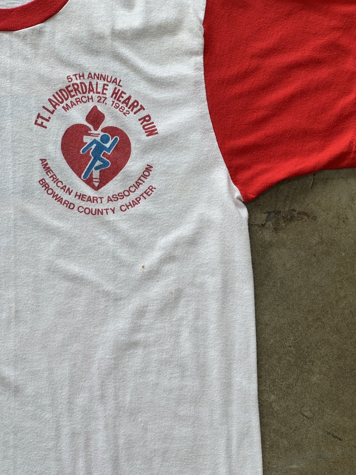 Vintage Vintage 1982 Heart Run American Express Single Stitch Medium Size US M / EU 48-50 / 2 - 6 Thumbnail