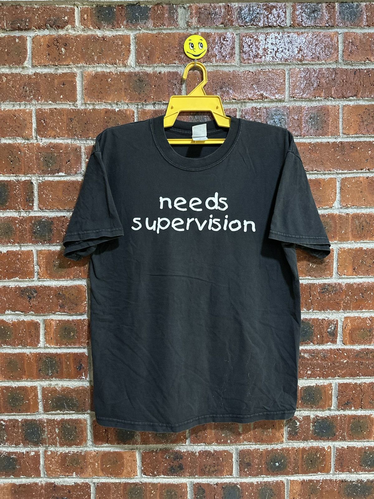 Gildan × Sears × Vintage Vintage Needs Supervision Faded Tee Size US M / EU 48-50 / 2 - 1 Thumbnail