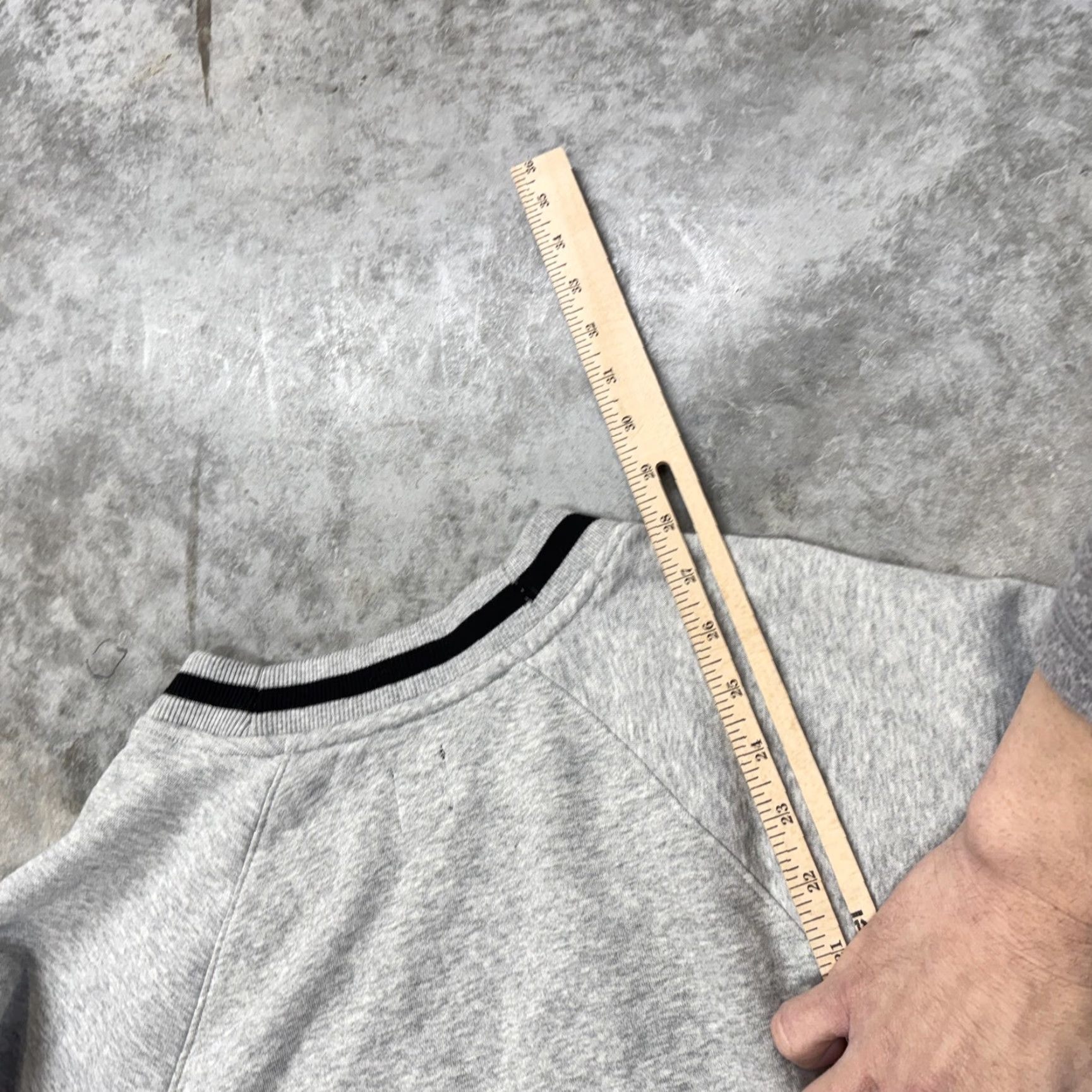 Gap GAP Sweater Womens Medium Gray 1969 G Logo Varsity Button Cardigan Fleece Knit V-Neck College Pattern Solid Pockets Vintage: No Size M / US 6-8 / IT 42-44 - 7 Thumbnail