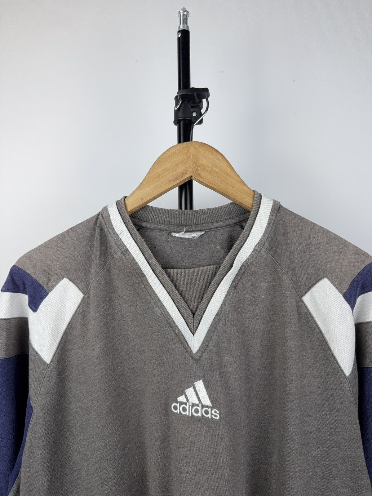 Adidas × Vintage Vintage 90s Central Logo Adidas y2k Faded T Shirt Size US XL / EU 56 / 4 - 2 Thumbnail