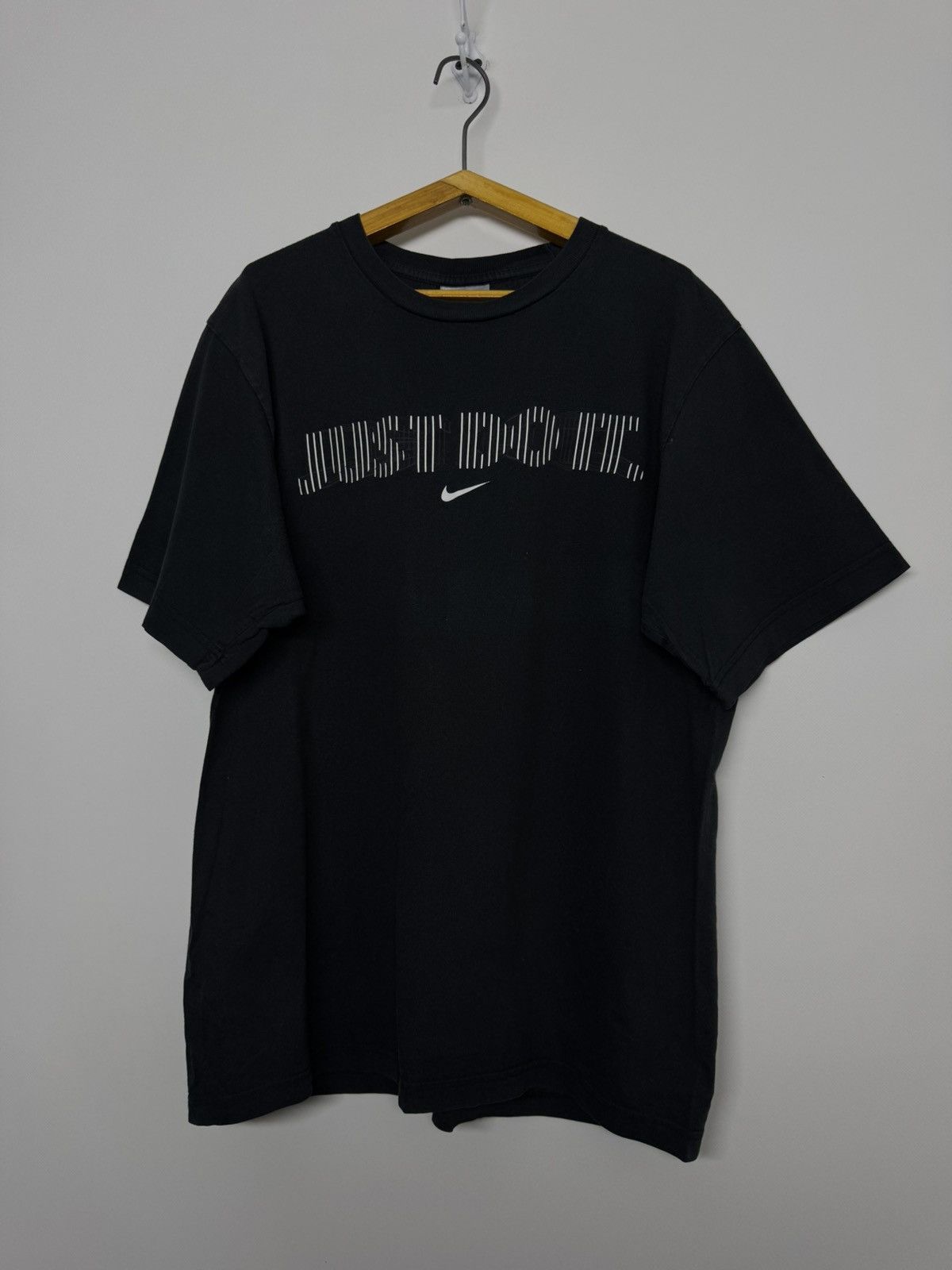 Nike Vintage Nike Spellout Centre Logo T-shirt 00’s Size US M / EU 48-50 / 2 - 3 Thumbnail