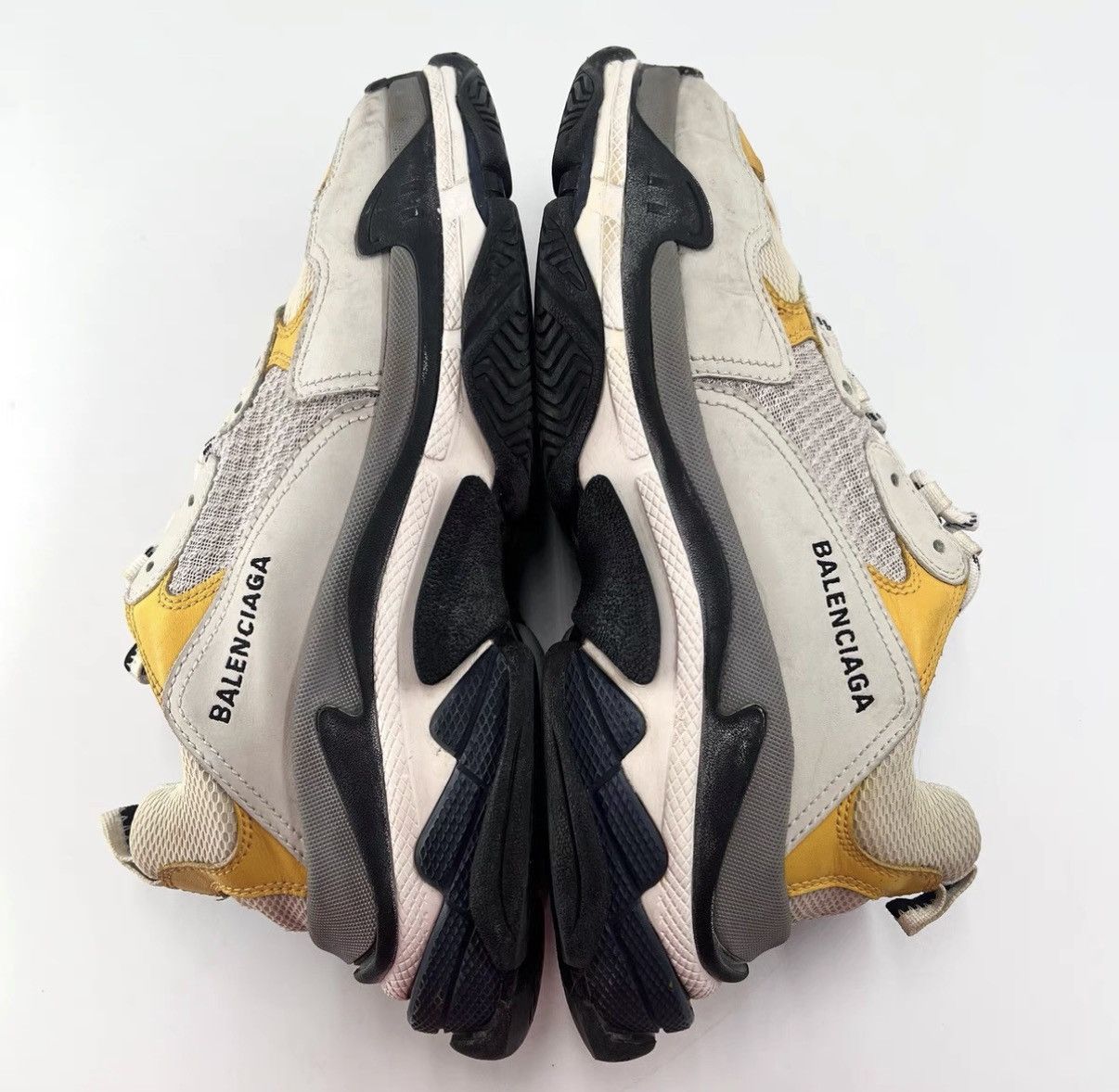 Balenciaga Balenciaga Triple S Men's Dad Shoes Yin-Yang Color Block K12 Size US 8.5 / EU 41-42 - 8 Thumbnail