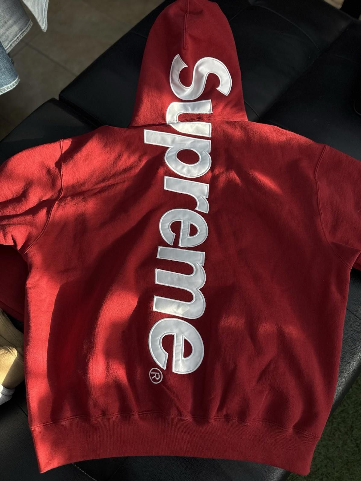 Supreme Size L - Supreme Red Appliqué Hooded Sweatshirt (FW25) Size US L / EU 52-54 / 3 - 5 Thumbnail