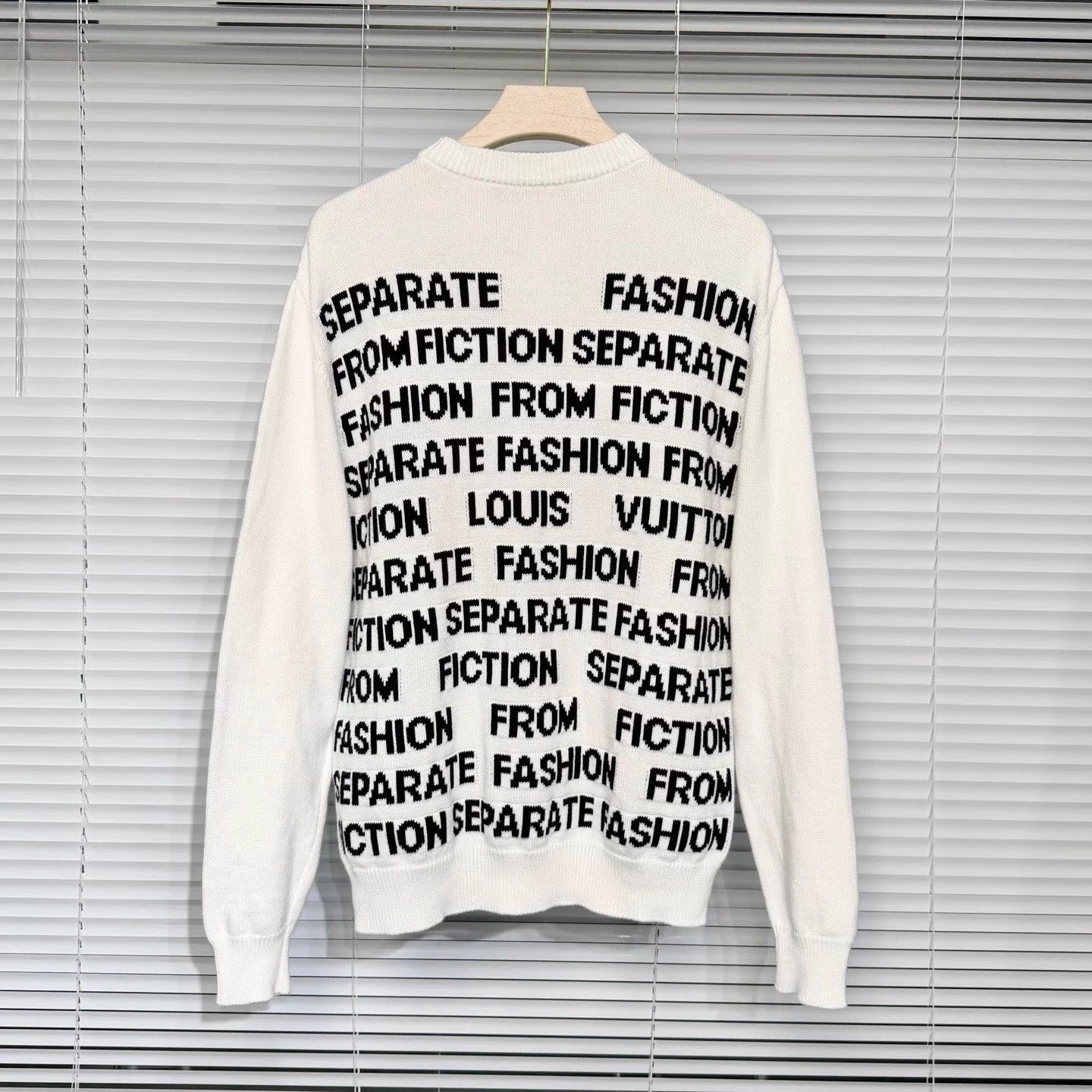 Louis Vuitton LV all over letter logo jacquard knit sweater S white Size US S / EU 44-46 / 1 - 2 Thumbnail