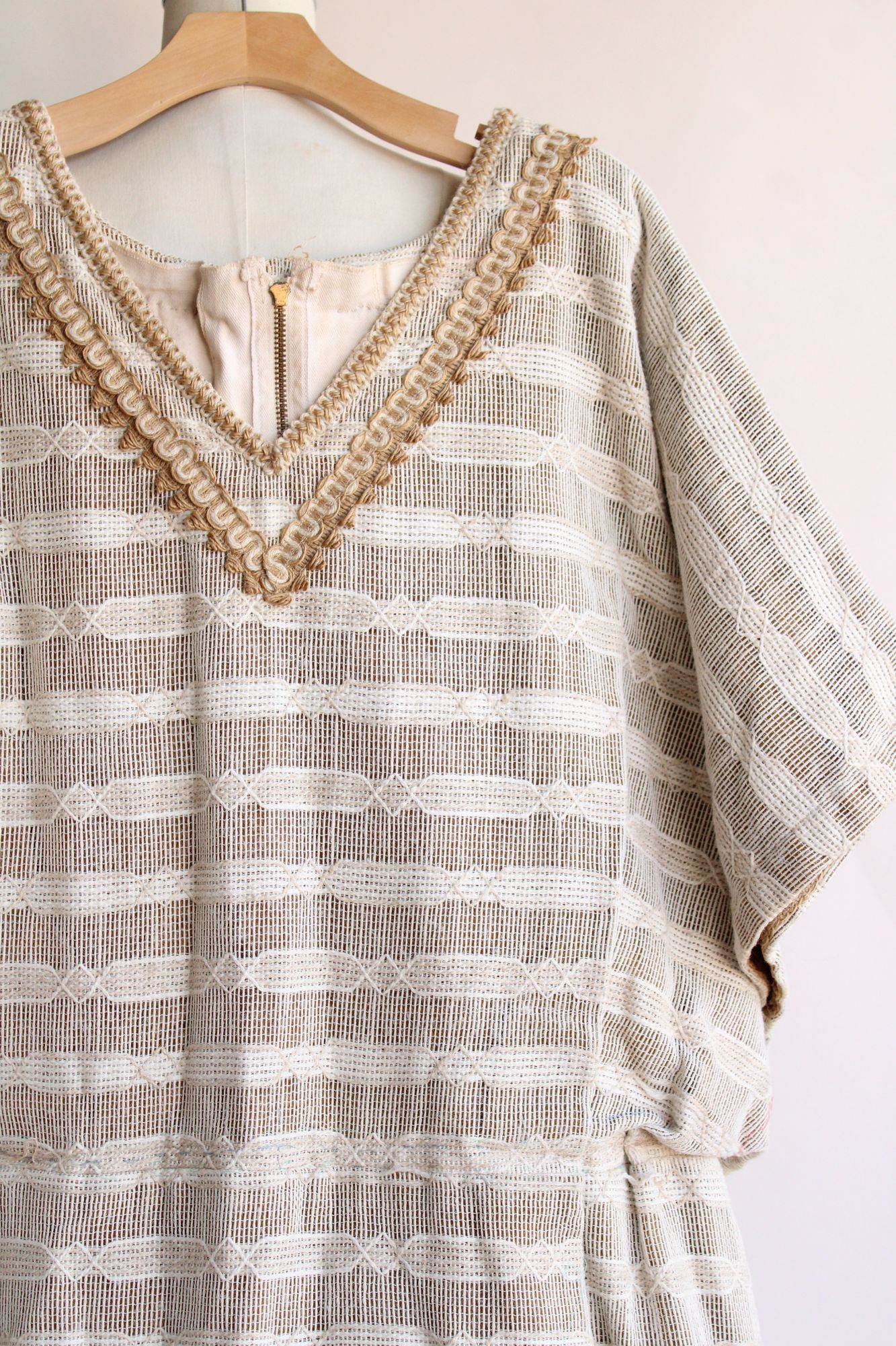 Vintage Vintage Mans Roman Style Costume Tunic, Worn by Richard Keil Size US XXL / EU 58 / 5 - 3 Thumbnail