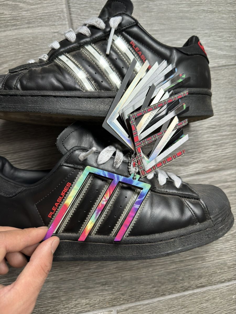 Adidas × Pleasures Adidas X Pleasures superstars Size US 7.5 / EU 40-41 - 6 Thumbnail