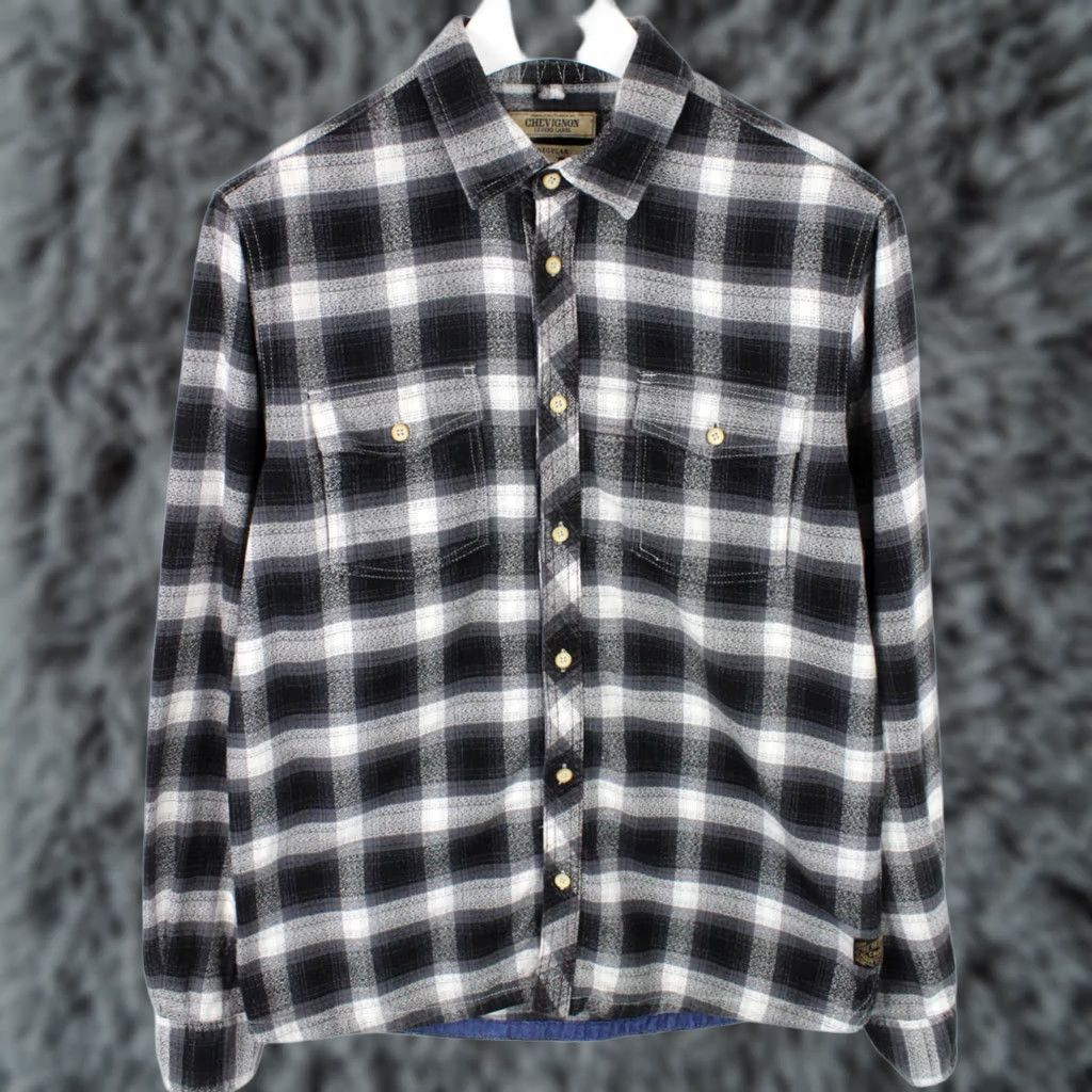 Vintage CHEVIGNON Legend Label Regular Shirt Men's MEDIUM Plaid Button-Up Grey Casual Vintage? Size US M / EU 48-50 / 2 - 1 Thumbnail