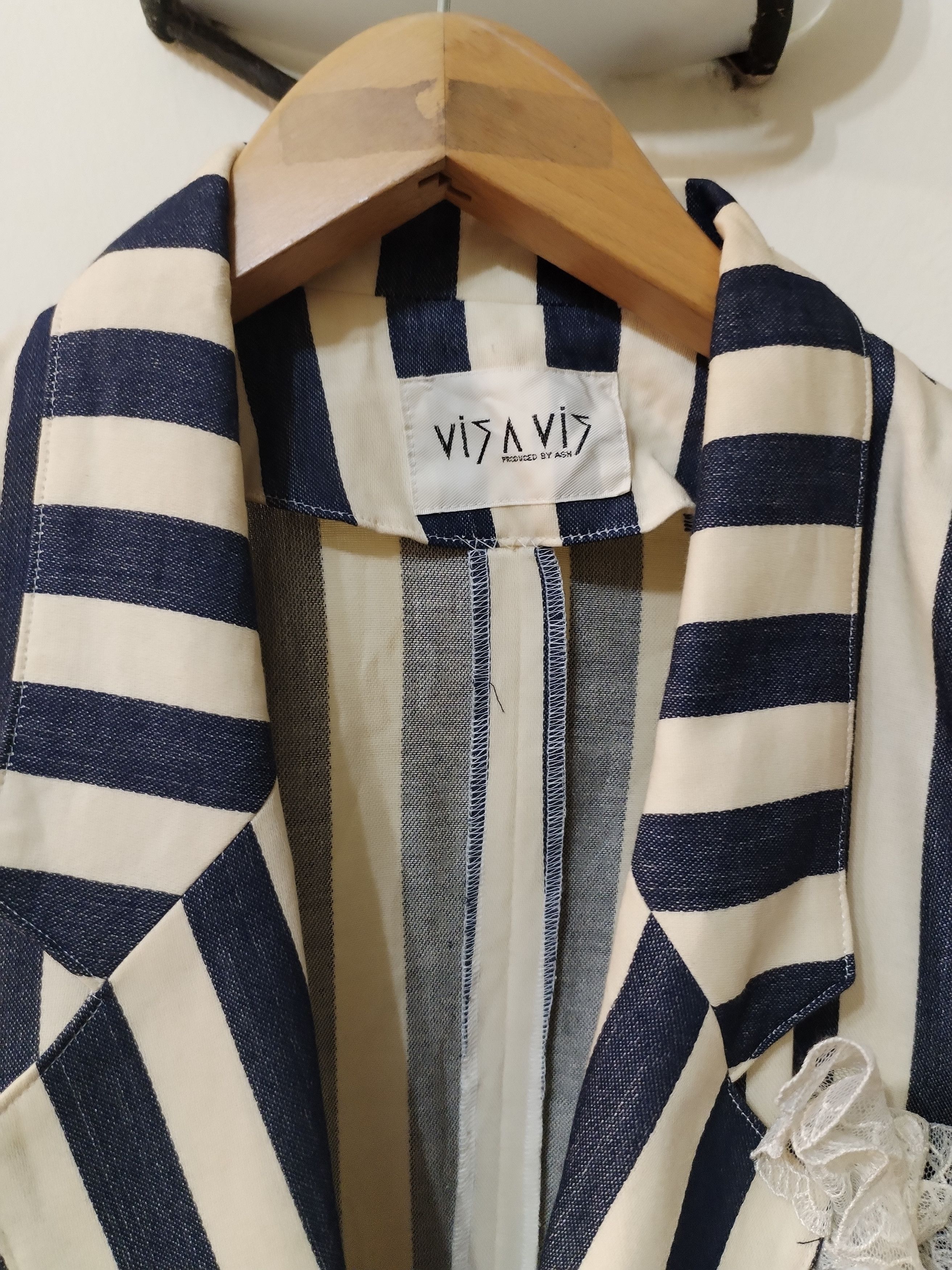 Japanese Brand Vis A Vis by ASH Size L / US 10 / IT 46 - 5 Thumbnail
