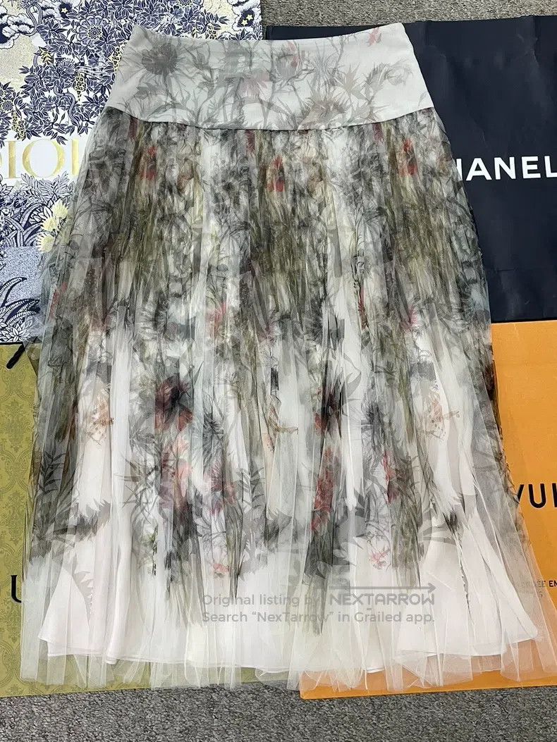 Dior Dior Floral mesh pleated skirt Size 27" / US 4 / IT 40 - 1 Thumbnail