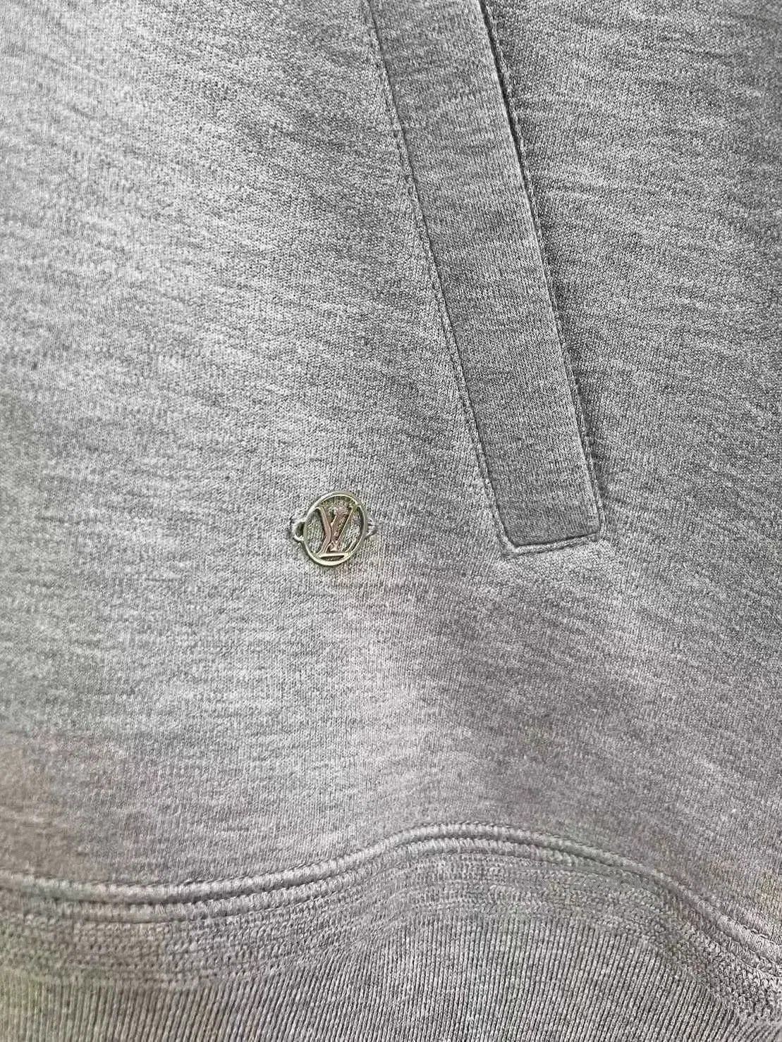 Louis Vuitton louis vuitton gray zip-up hoodie with logo. Size US L / EU 52-54 / 3 - 4 Thumbnail